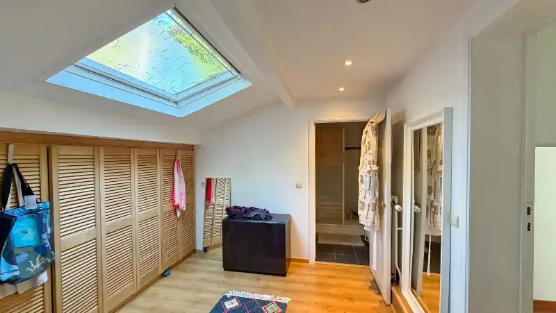 Charmante vernieuwde villa van 231m² op 20 are foto 16