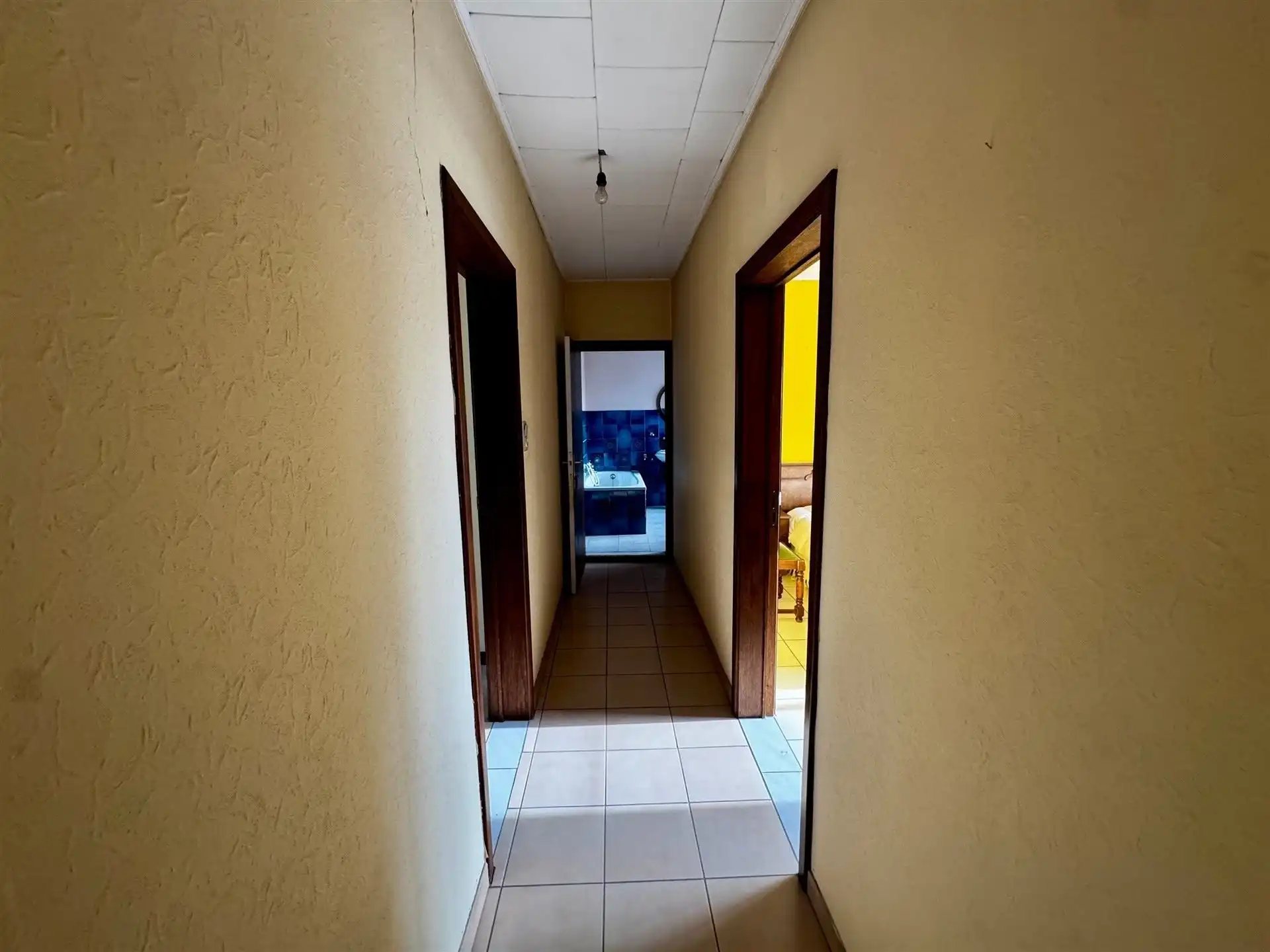 Gesloten bebouwing met ruime indeling en zuidgerichte tuin in Vucht foto 12