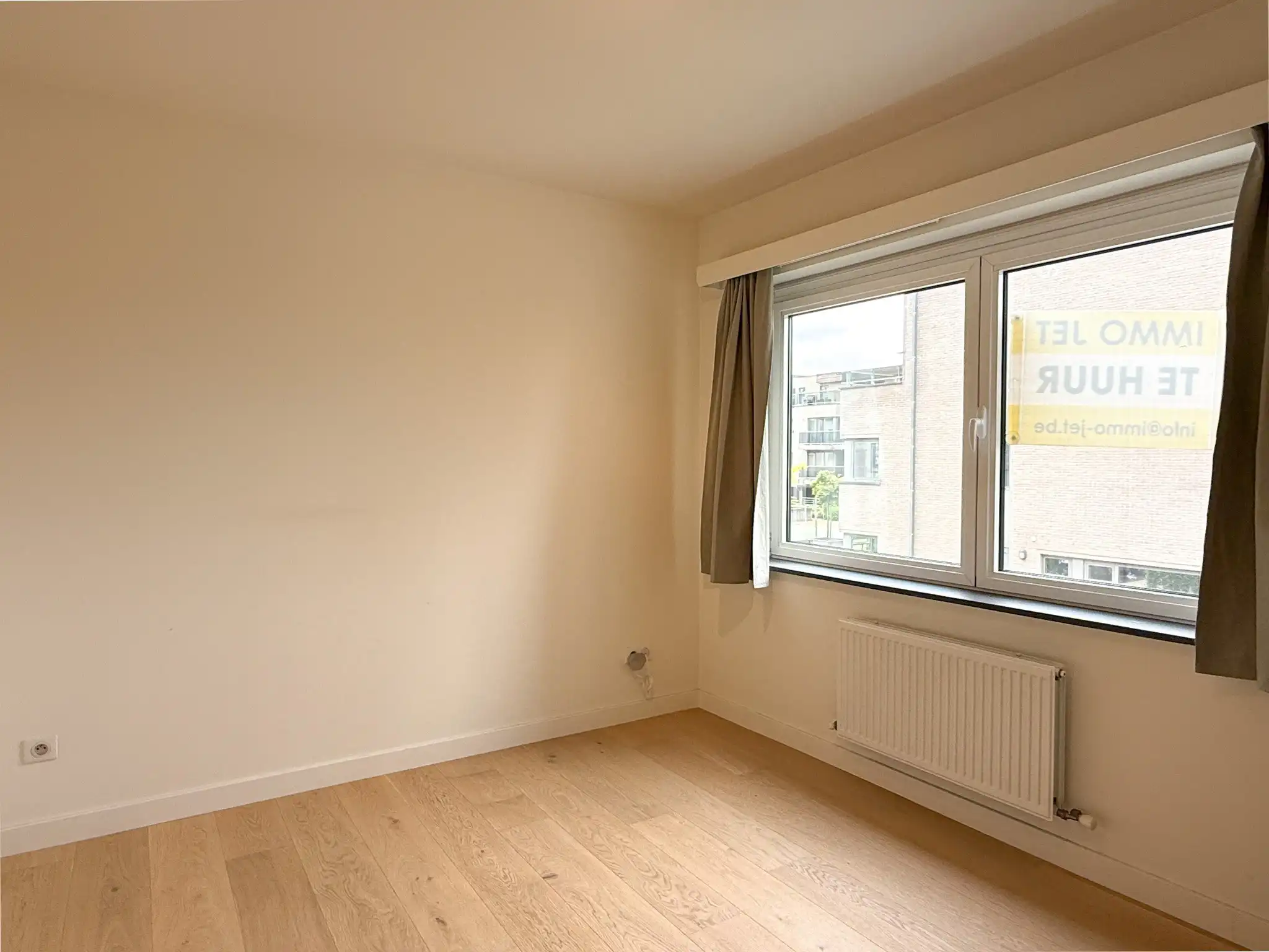 Rustig gelegen woning met 3 slaapkamers, dressing, bureau, tuin en garage foto 12