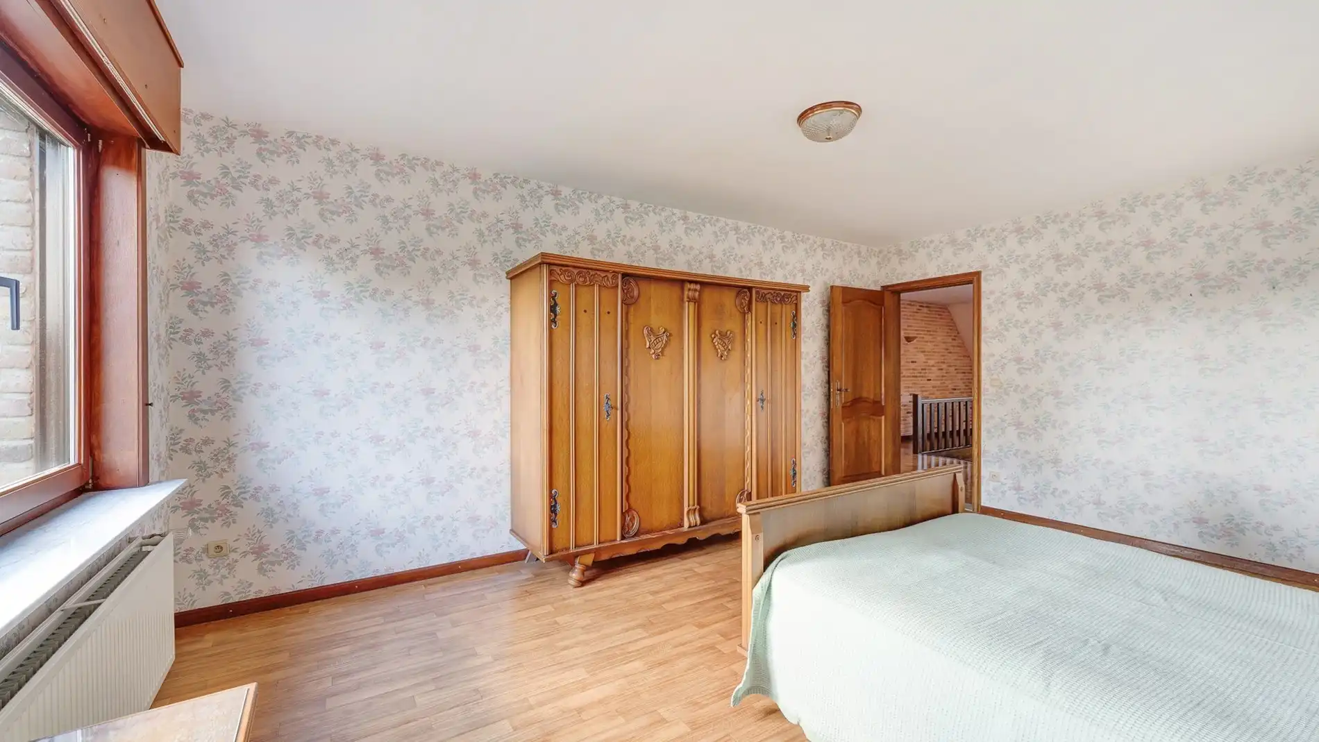 Solide en alleenstaande villa te Brugge foto 19