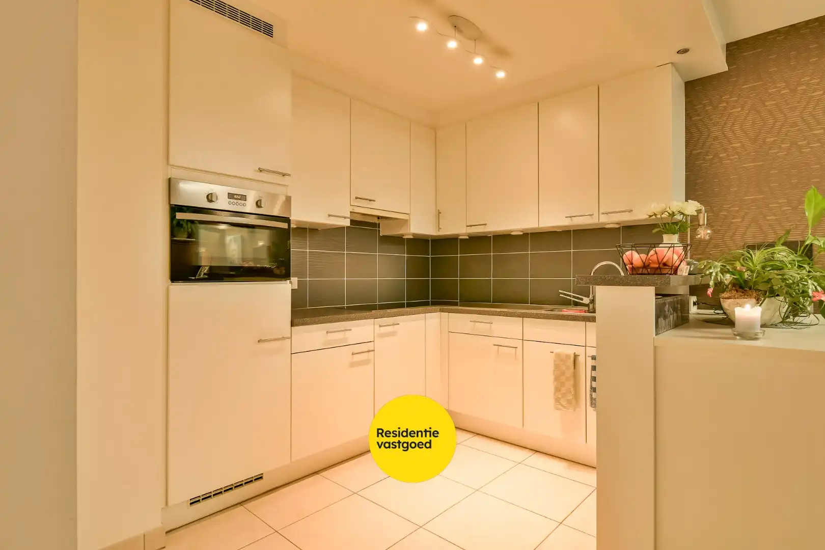 Ruime en energiezuinige gelijkvloerse appartement in het centrum van Torhout. foto 4