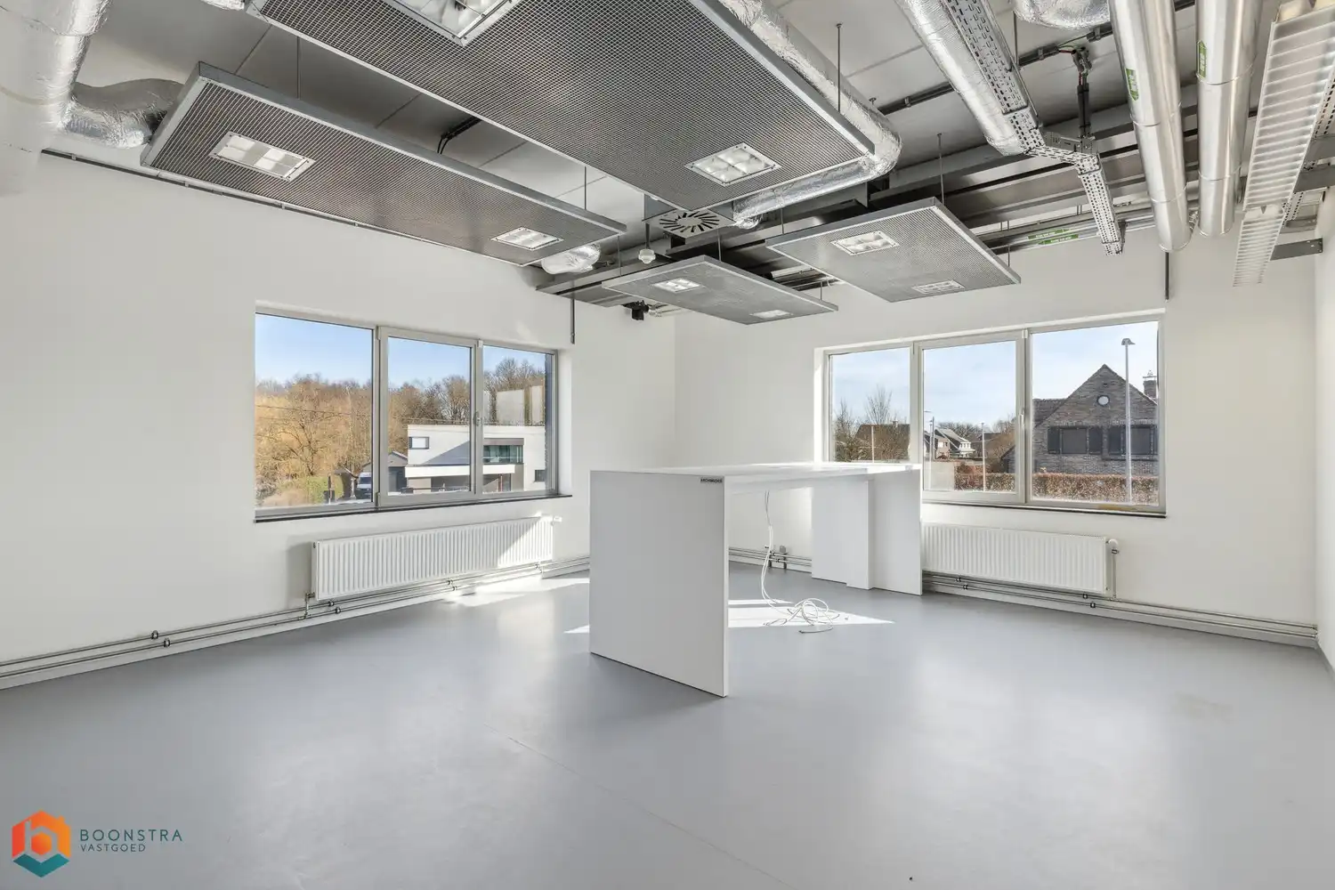 Veelzijdig kantoorgebouw met ruime parking op 2433 m² foto 27