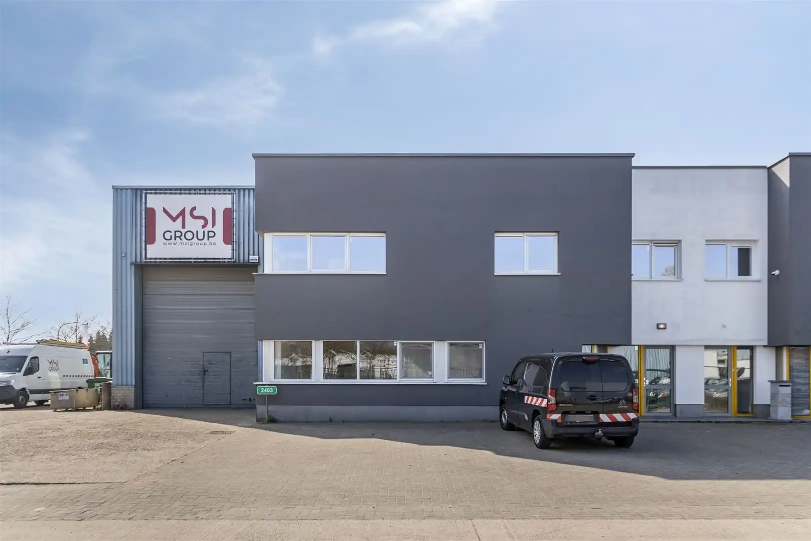 TE HUUR: Bedrijfsgebouw met kantoren te Houthalen! foto 3