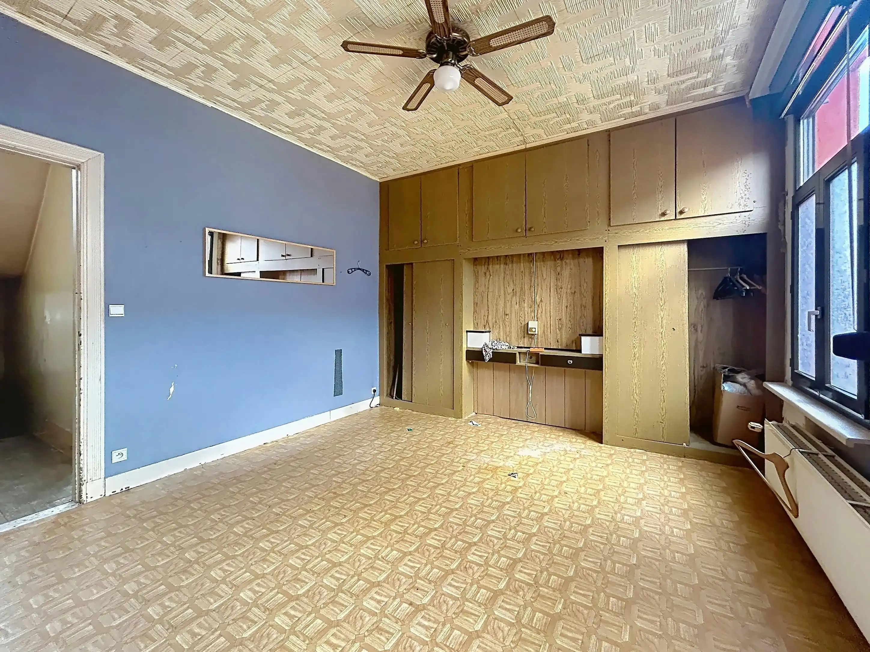 Te renoveren woning met 5 slaapkamers vlakbij Rivierenhof  foto 15