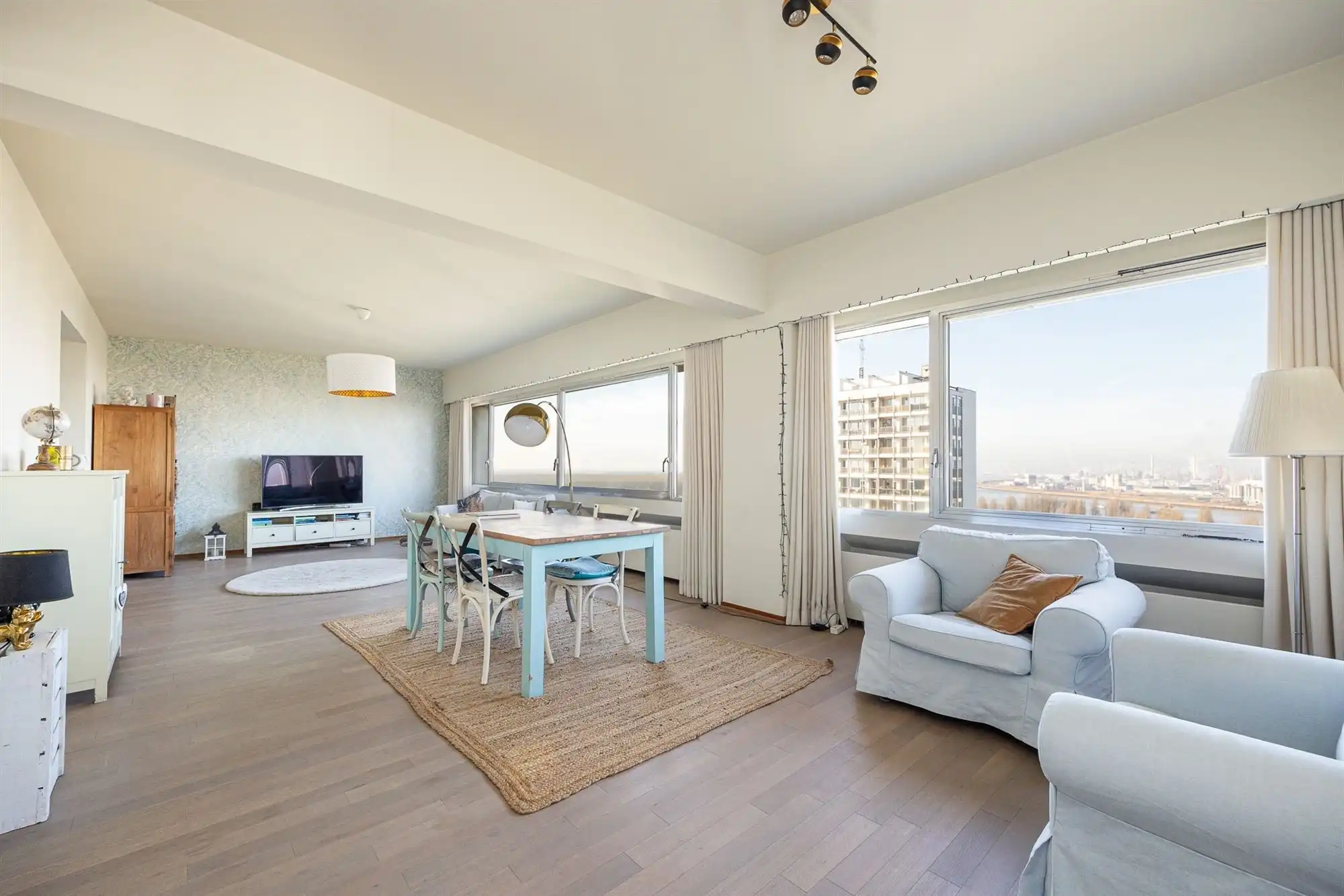 drieslaapkamerappartement met prachtig zicht foto 3