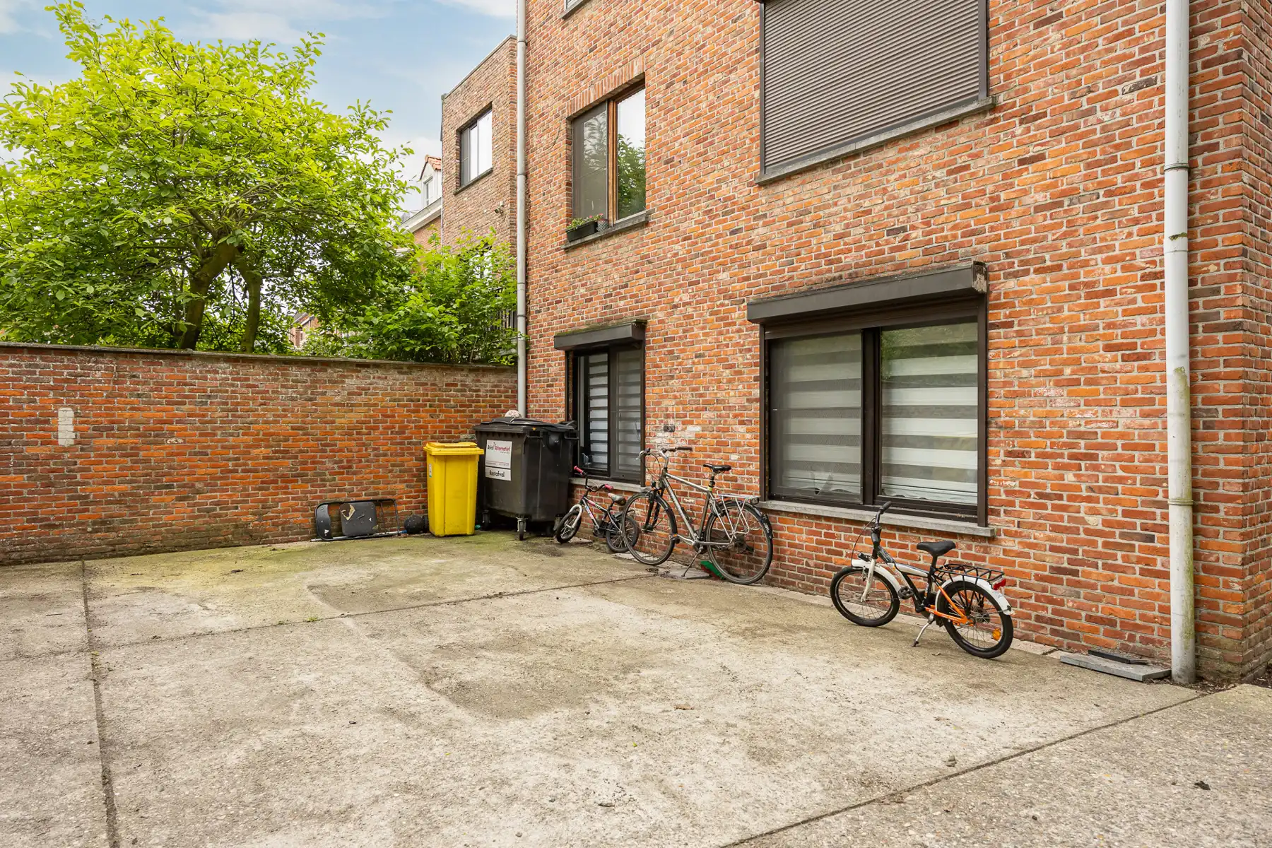 Gelijkvloers 3-slaapkamerappartement met garage en autostaanplaats. foto 15