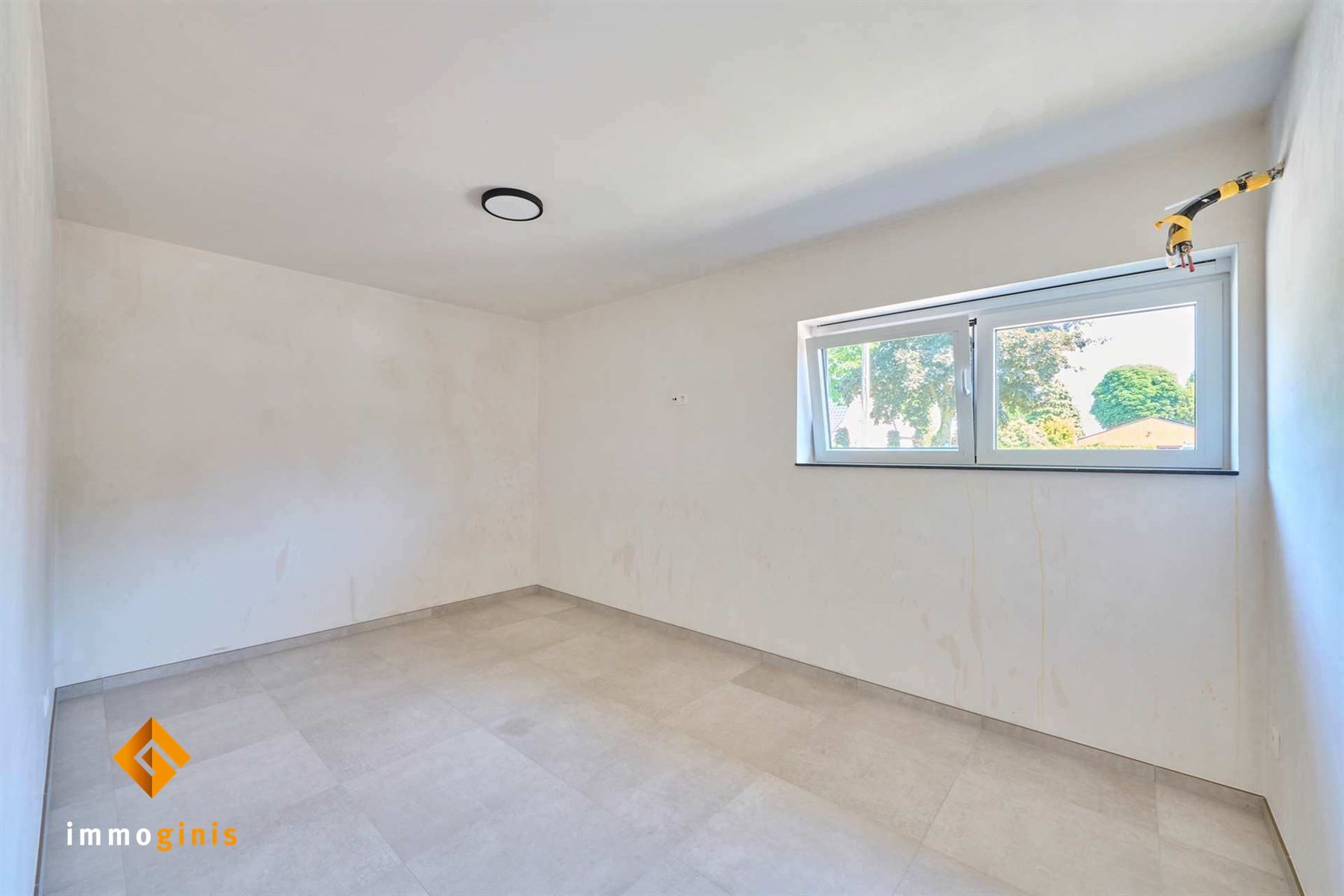 Zéér mooi en ruim gelijkvloers appartement met 2 slpks nabij het centrum van Hamont! foto 8