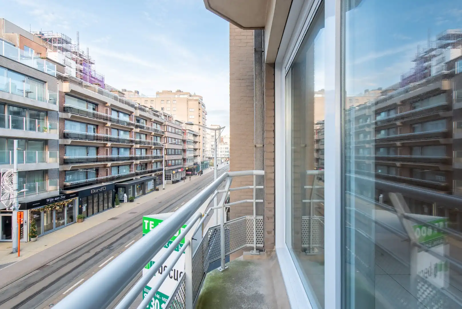 Centraal gelegen, ruim 2 slaapkamerappartement op wandelafstand van de Zeedijk. foto 23