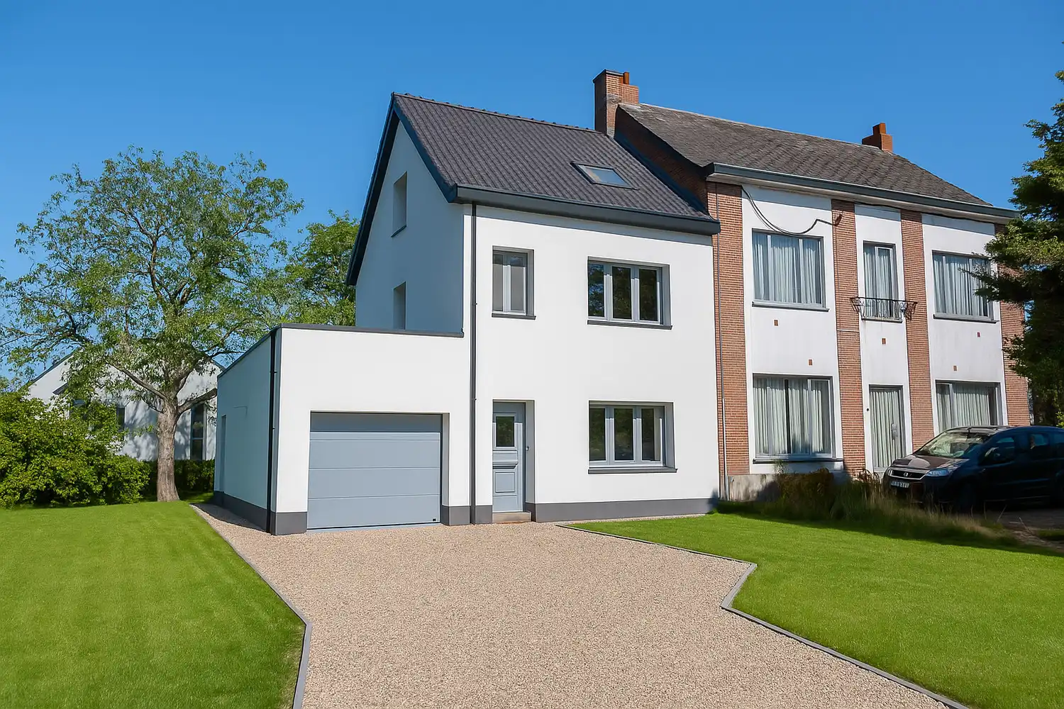 KWALITATIEF GERENOVEERDE WONING OP 835 m²! foto {{pictureIndex}}