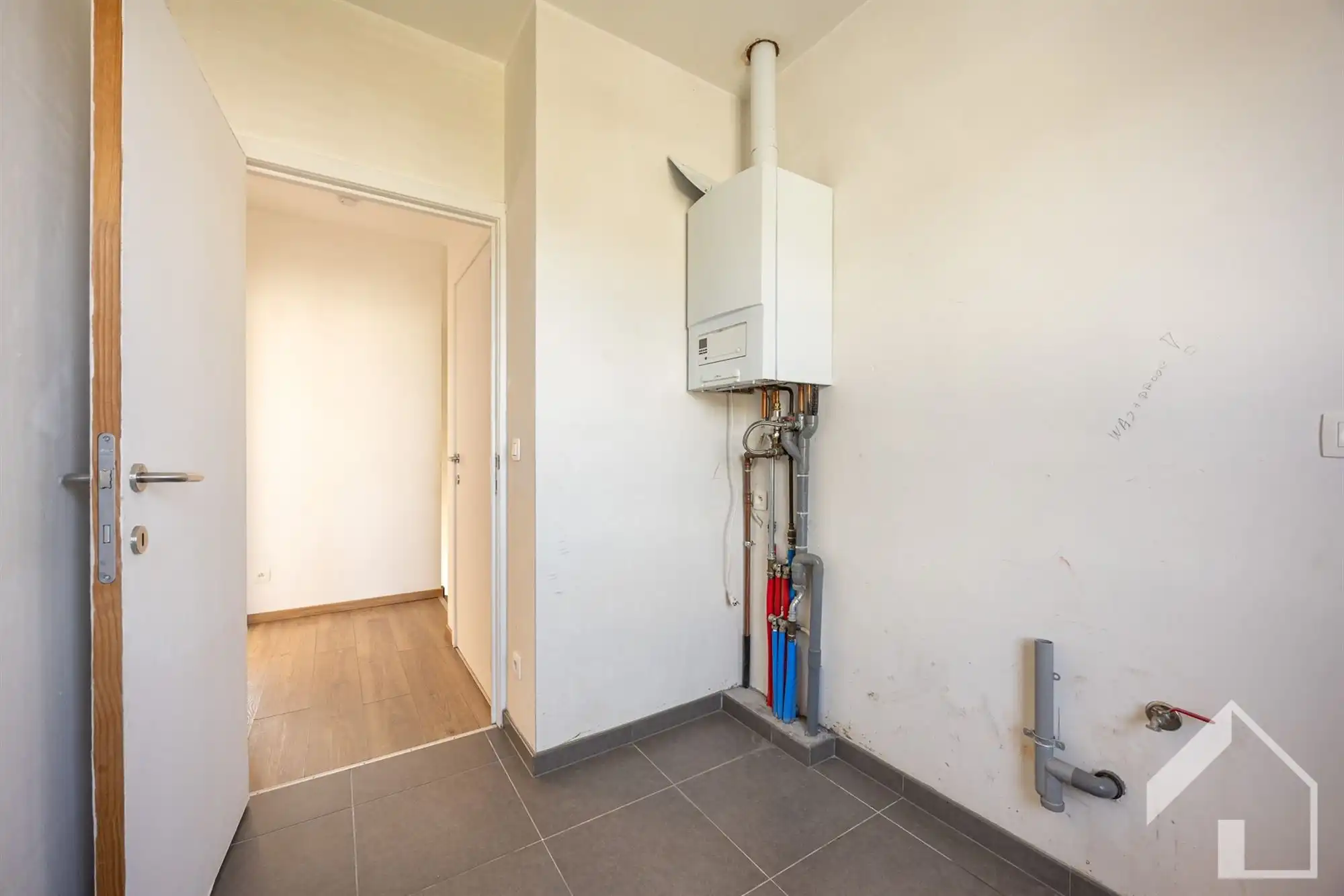 Ruime woning op een rustige locatie! foto 27