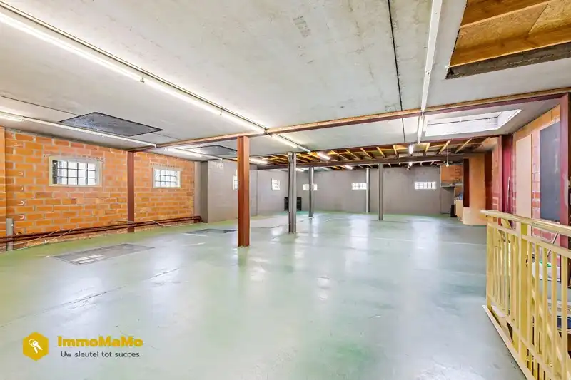 Ruime handelswoonst te koop in de dorpskern van Destelbergen foto 9