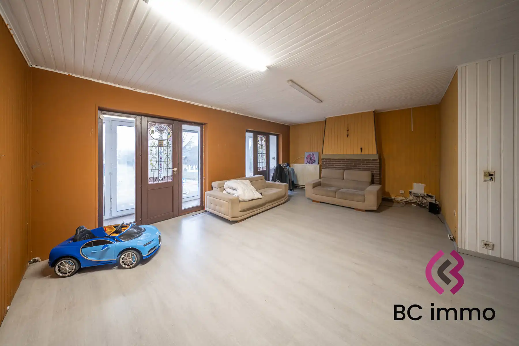 Grote woning met studio, tuin en extra kamers foto 28