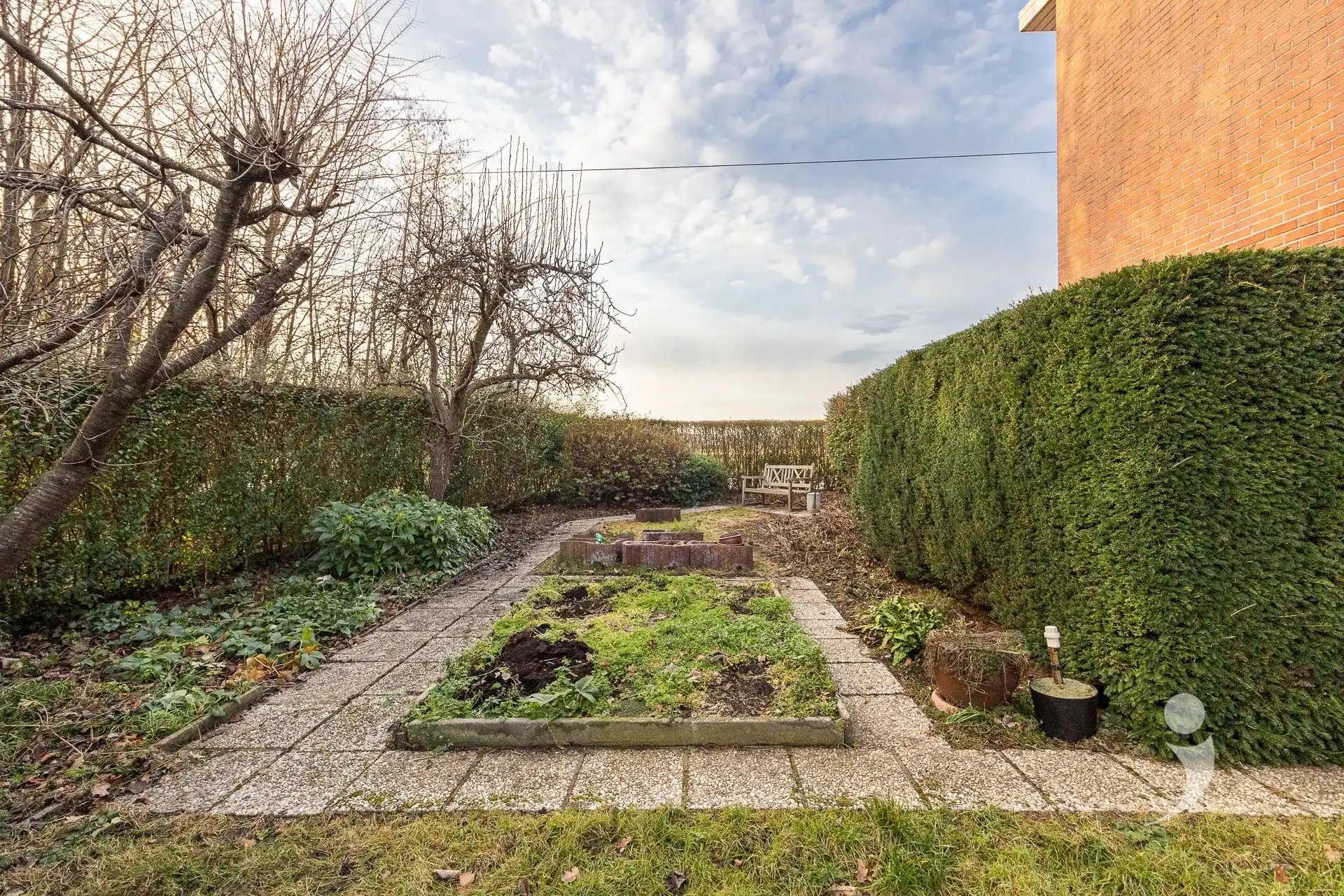 Te renoveren woning met zicht op de velden! foto 27