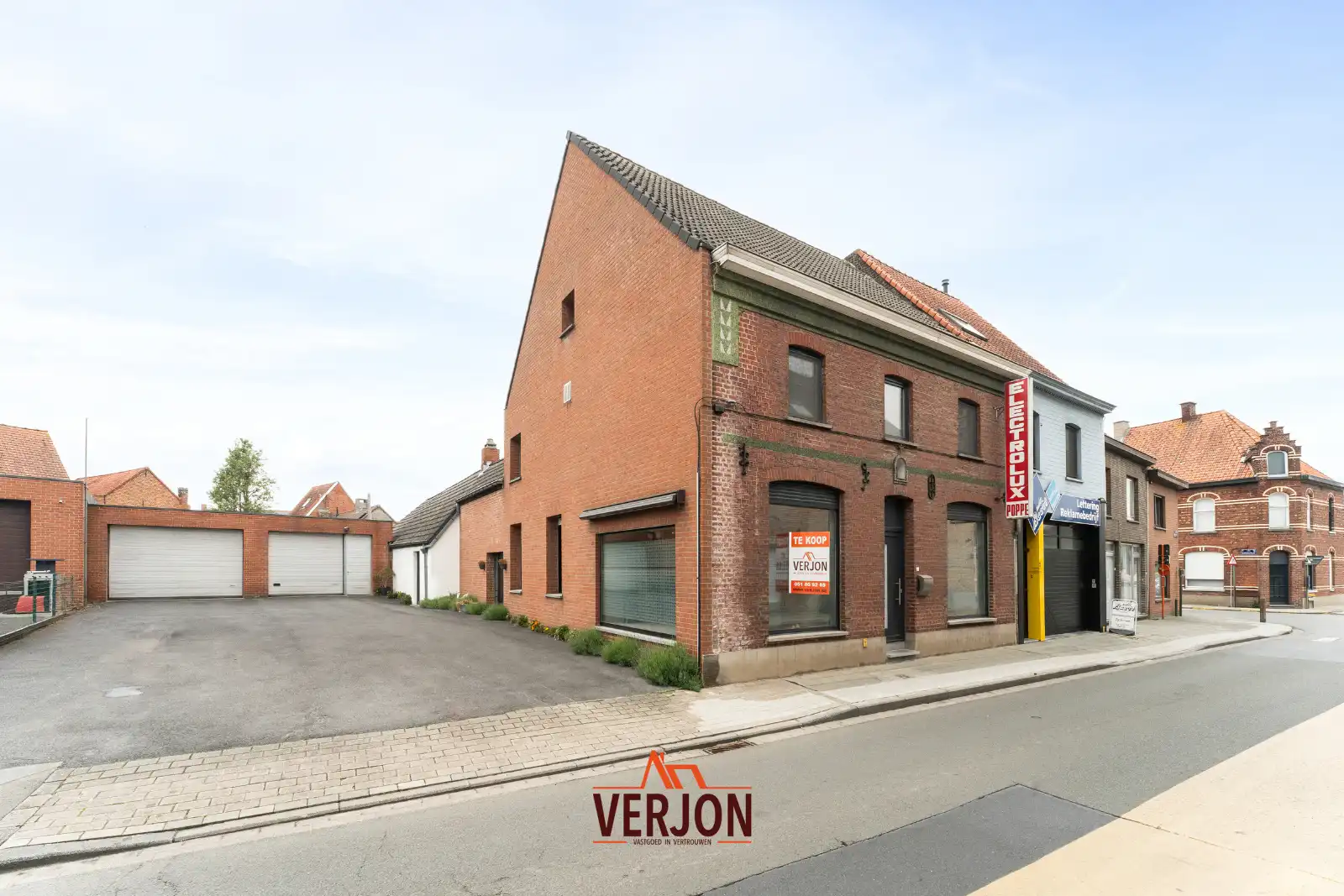 Veelzijdig handelspand met woonst te koop in Izegem! foto 34