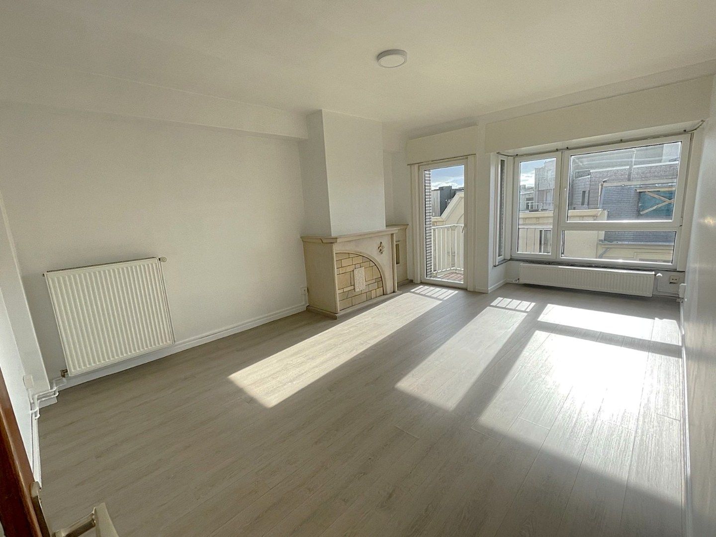 vernieuwd één slaapkamer appartement foto 2