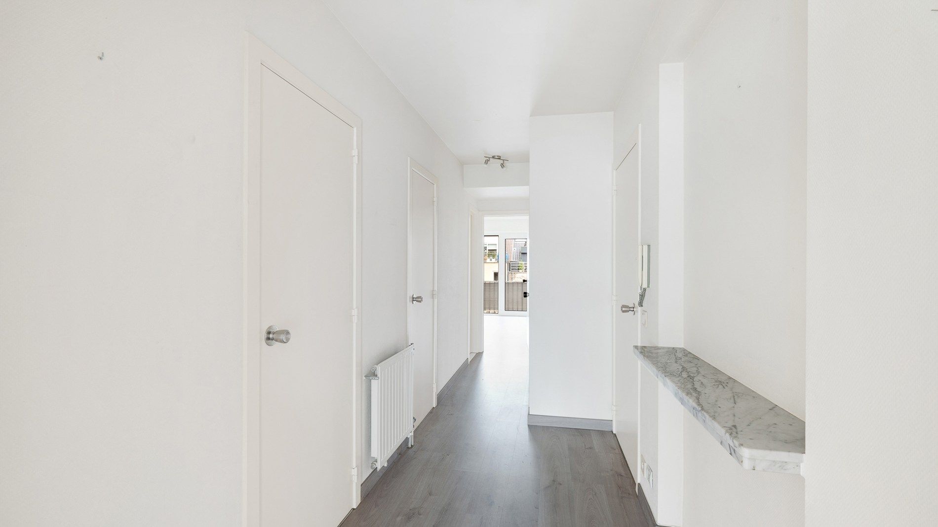 Appartement met 2 slaapkamers in de Lippenslaan te koop foto 11