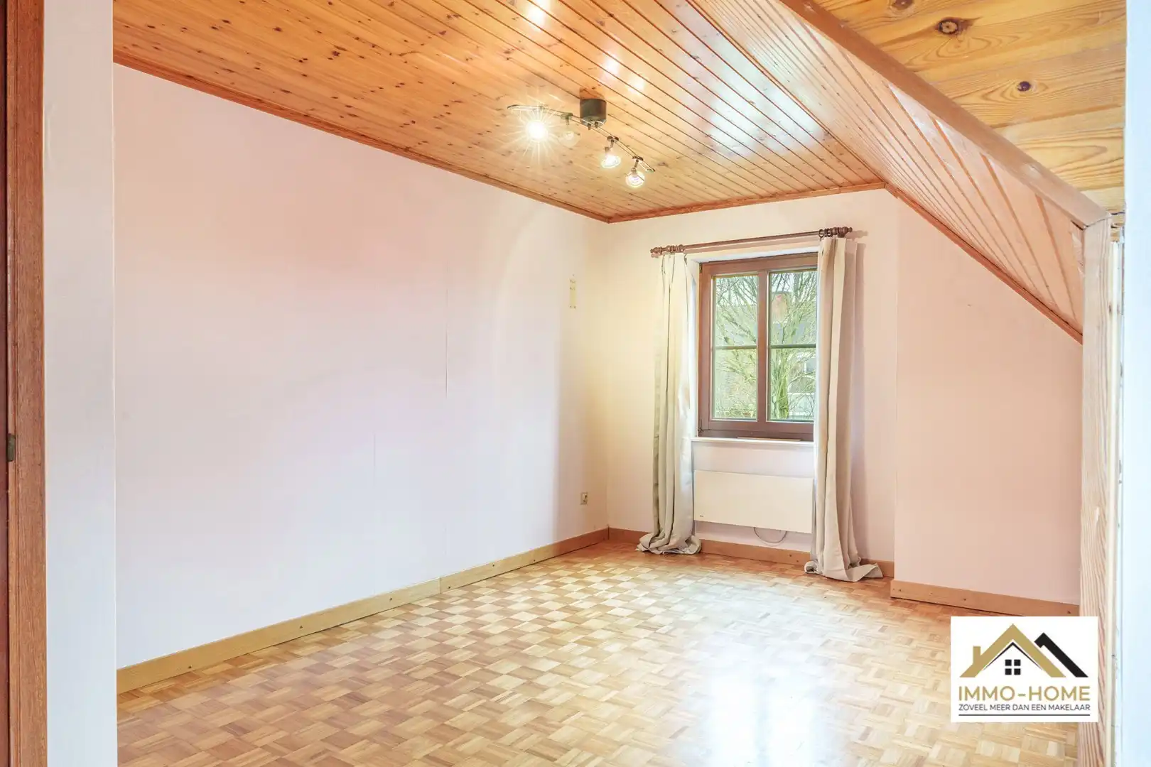 Vrijstaande woning in rustige woonwijk  foto 17