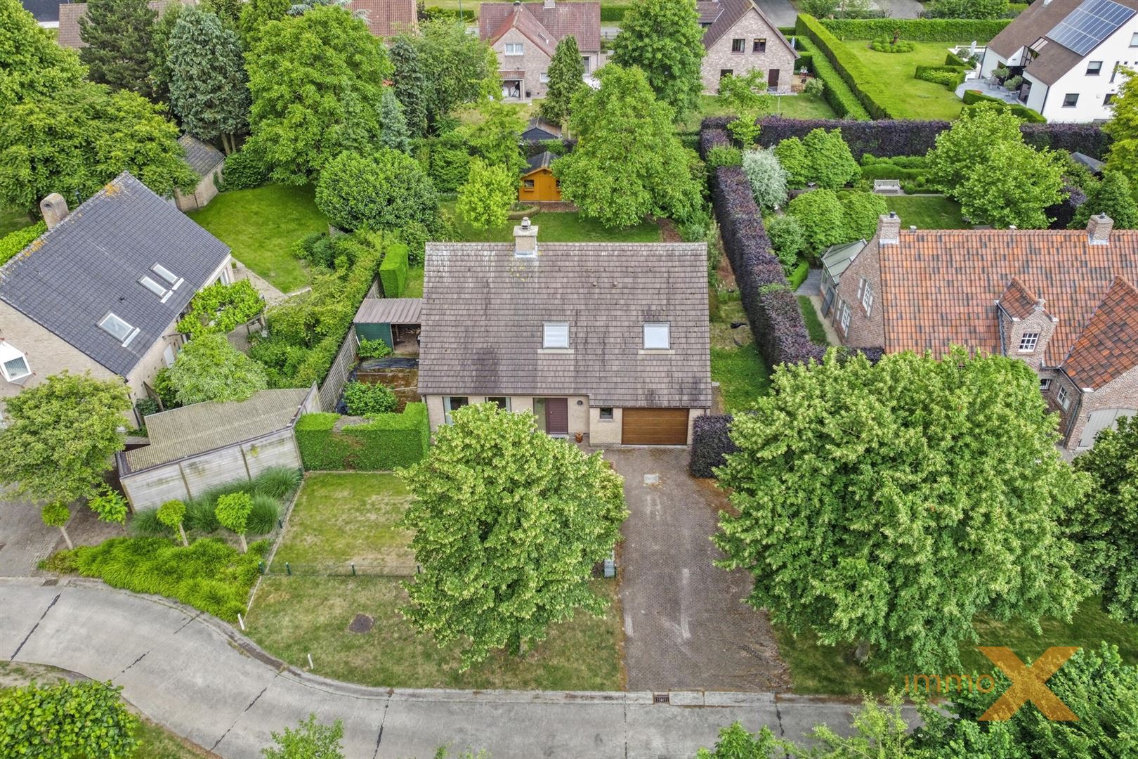 OP TE FRISSEN RUIME VILLA MET GROTE TUIN foto 24