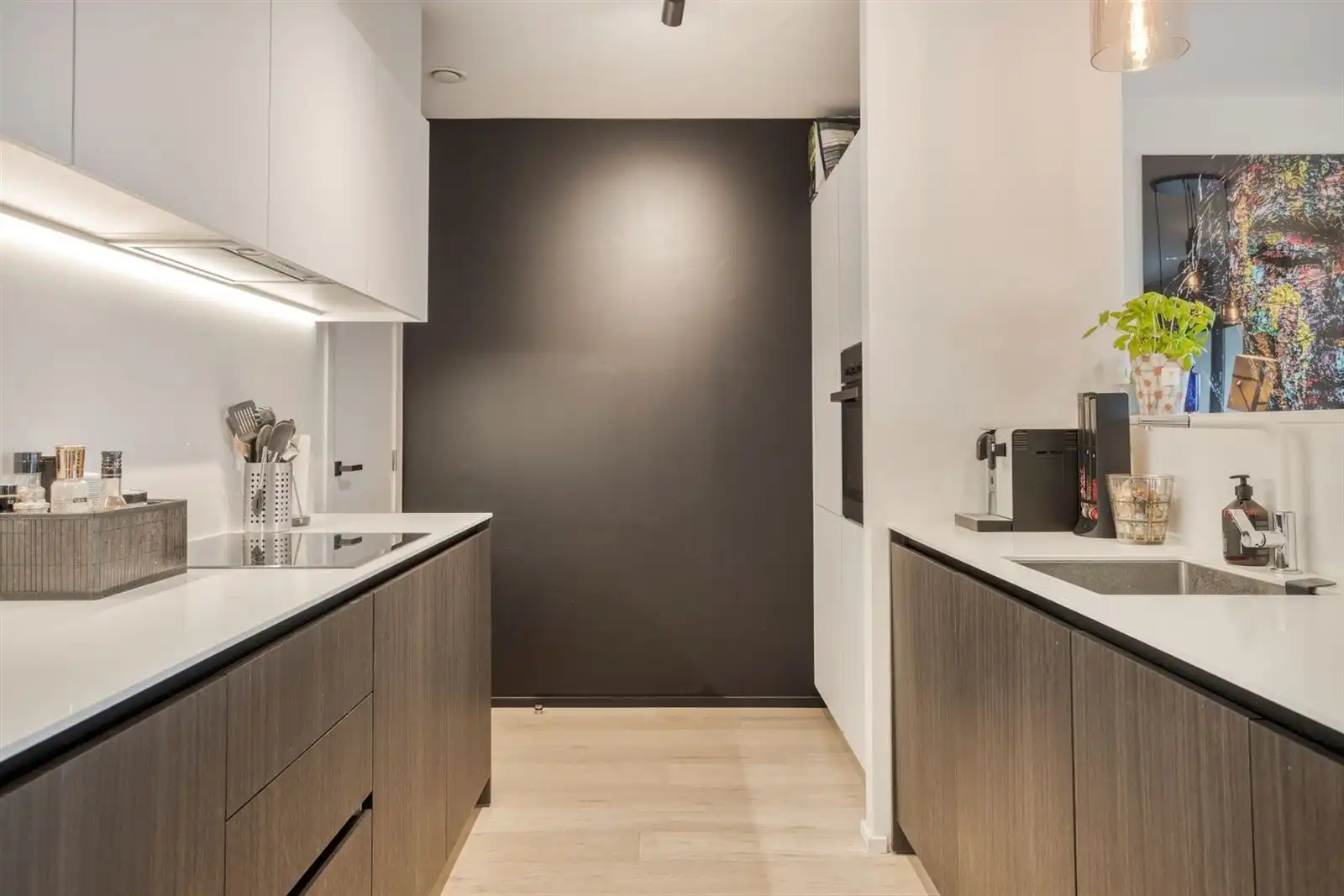Prachtig recent gelijkvloers appartement met 2 slaapkamers, tuin en parking foto 14