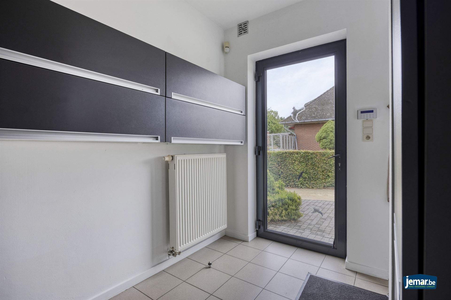 Ruime gezinswoning met 4 slaapkamers en 2 badkamers foto 19