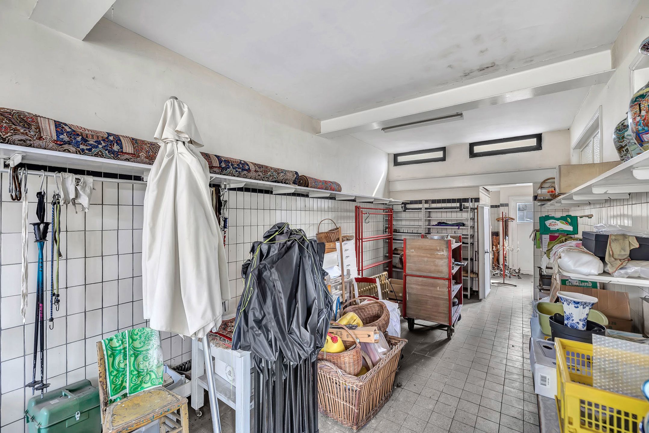 Karaktervolle te renoveren woning met tuin en garage foto 28