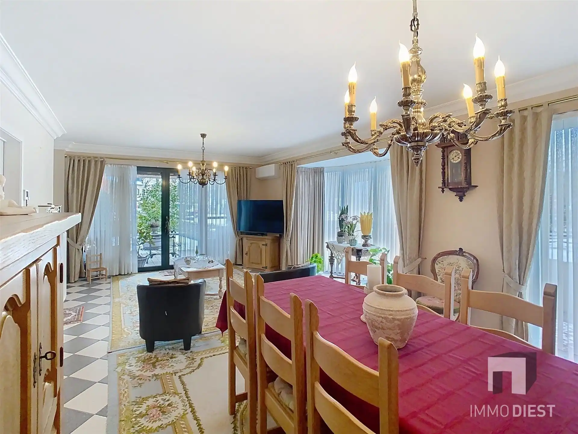 Topligging: gelijkvloers appartement mét garage en kelder foto 12