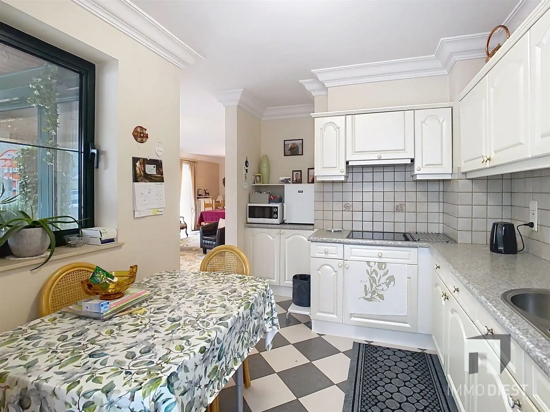 Topligging: gelijkvloers appartement mét garage en kelder foto 12