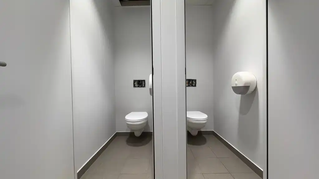 Klein magazijn met kantoren te huur aan The Loop in Gent foto 13