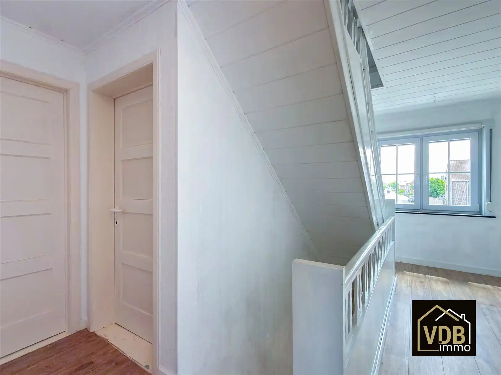 Half open  bebouwing met 3 slaapkamers foto 23