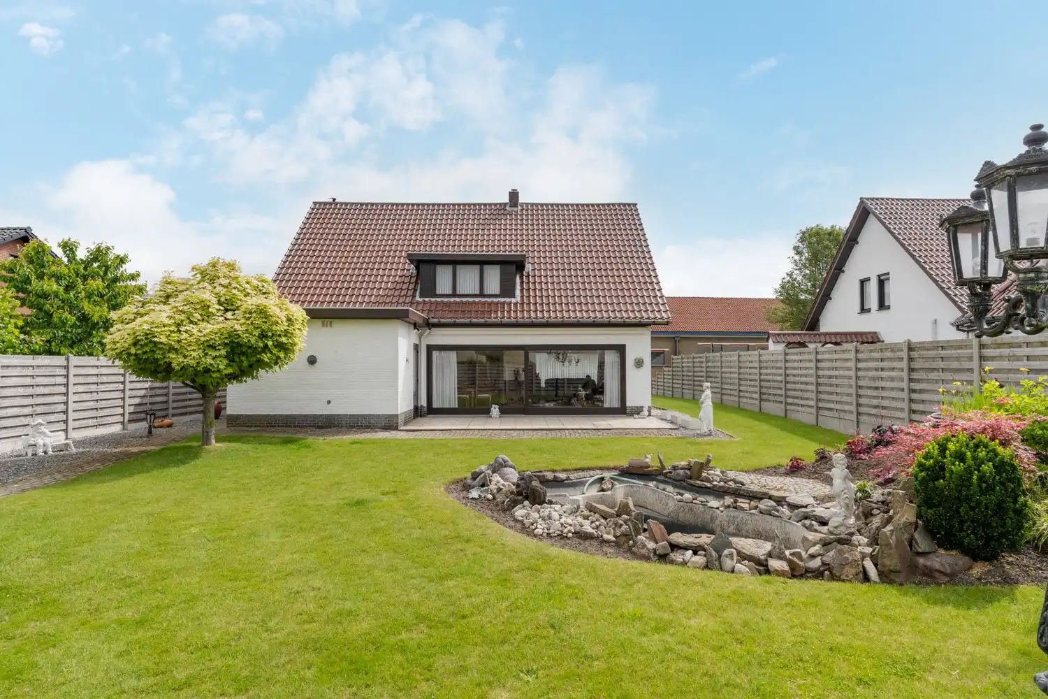 Charmante op te frissen woning van 187 m² op een toplocatie in Pelt! foto 36
