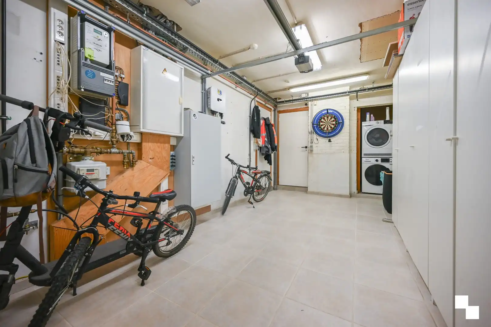 Energiezuinige, gerenoveerde gezinswoning met inpandige garage foto 22