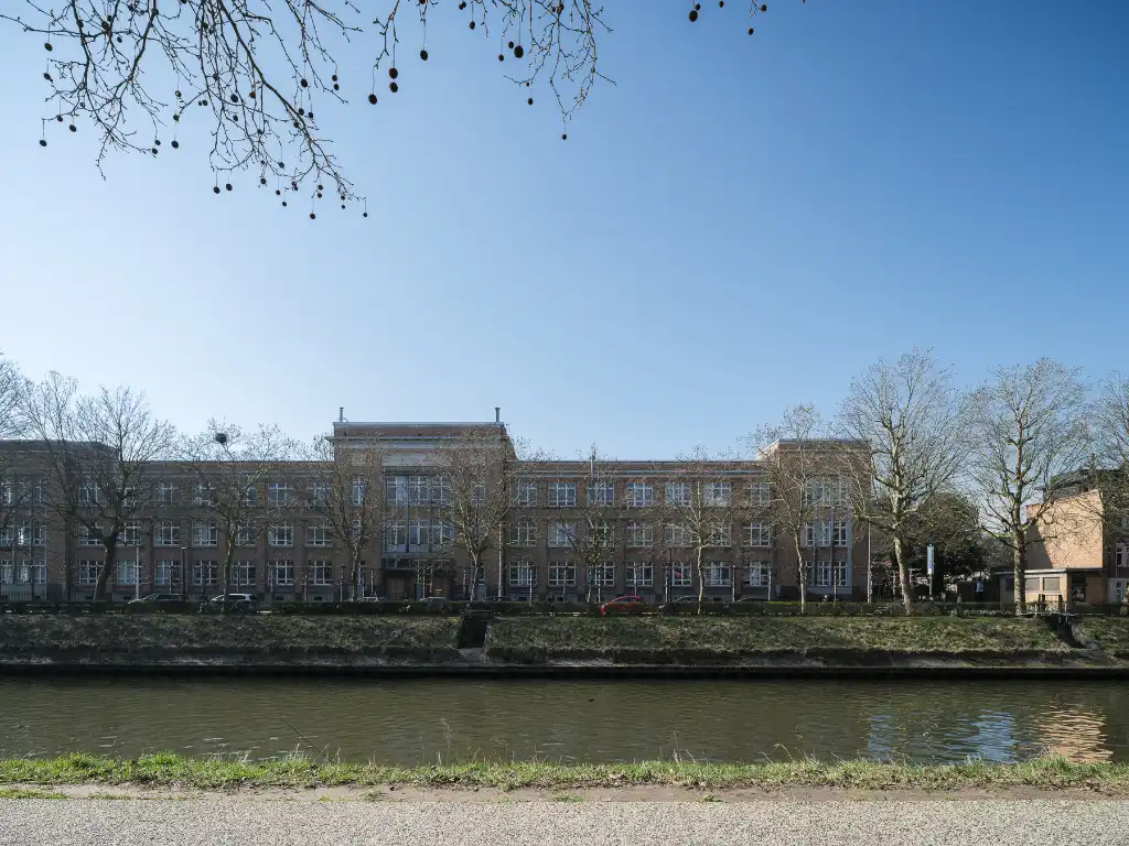 Hoogwaardig gerenoveerd duplex appartement met zonnig terras in het centrum van Gent foto 13