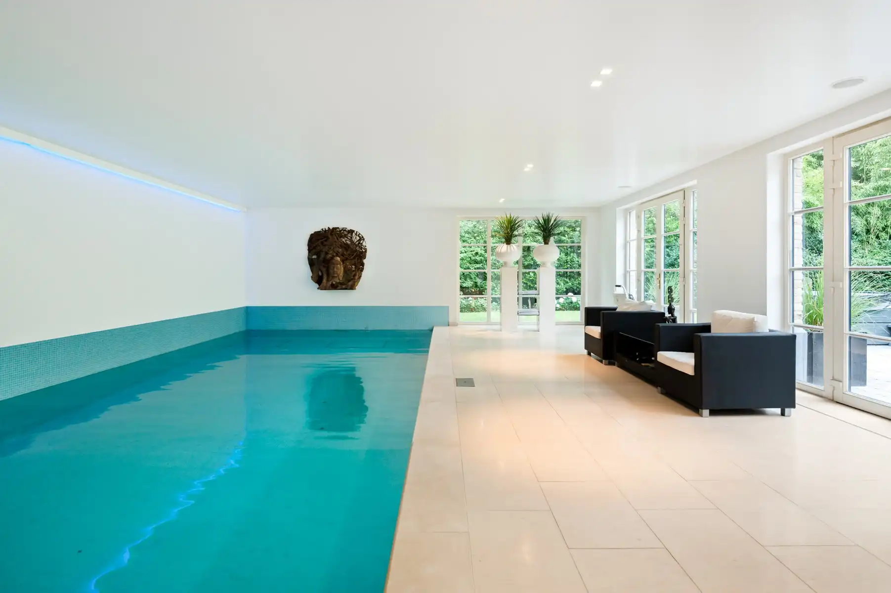 Exclusieve instapklare villa met 15.088m² parktuin foto 15