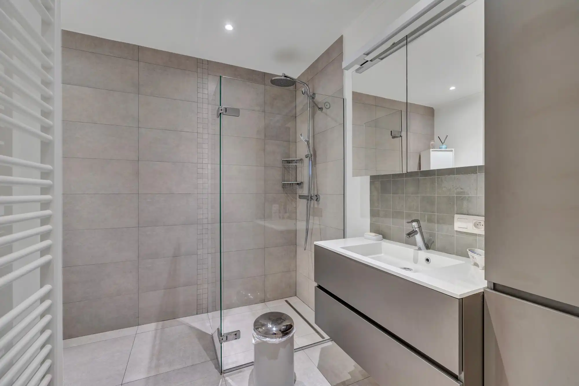 Prachtig gelijkvloers appartement met tuin en garage foto 18