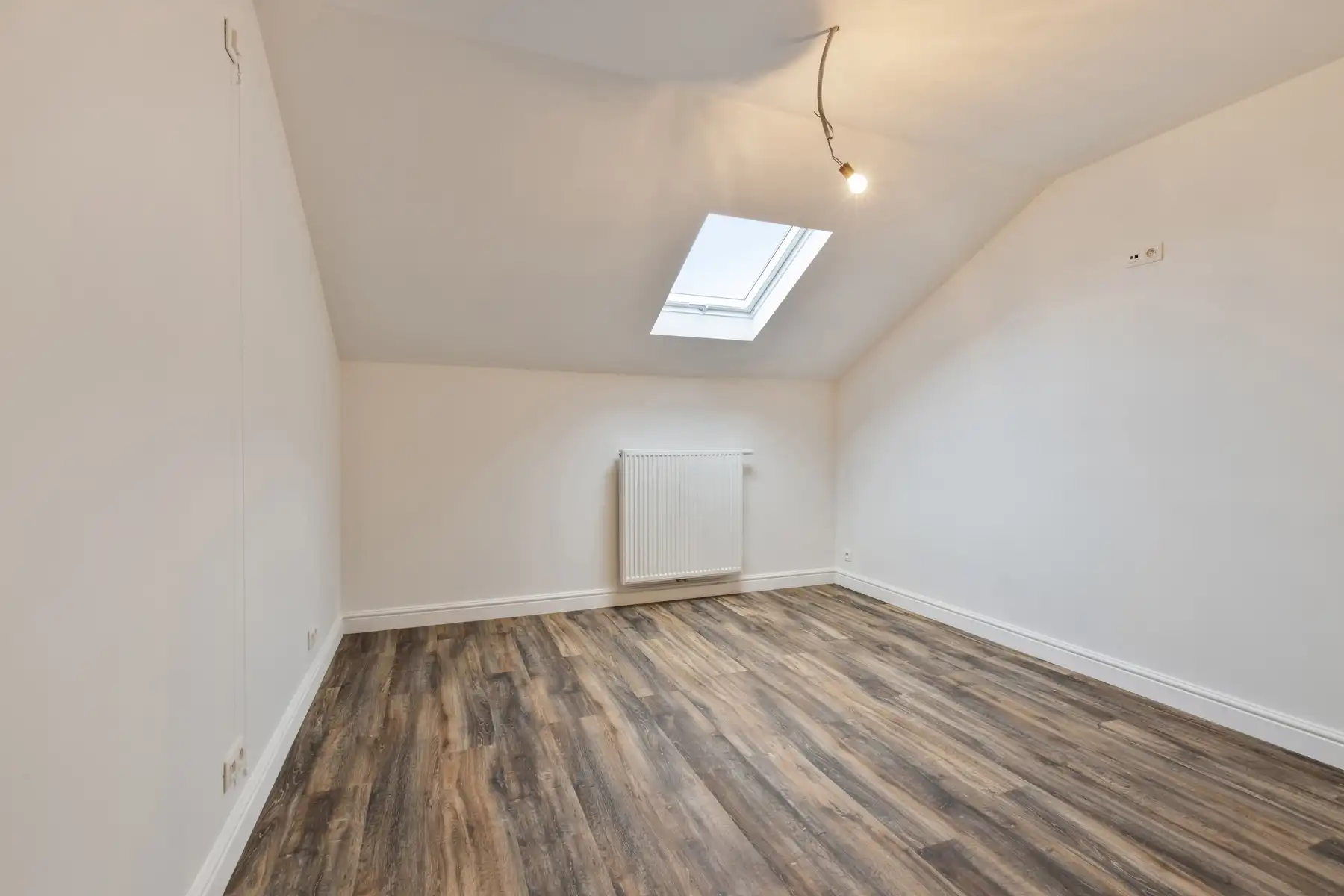 Recent vernieuwde loods met bovenliggend luxe appartement ! foto 38