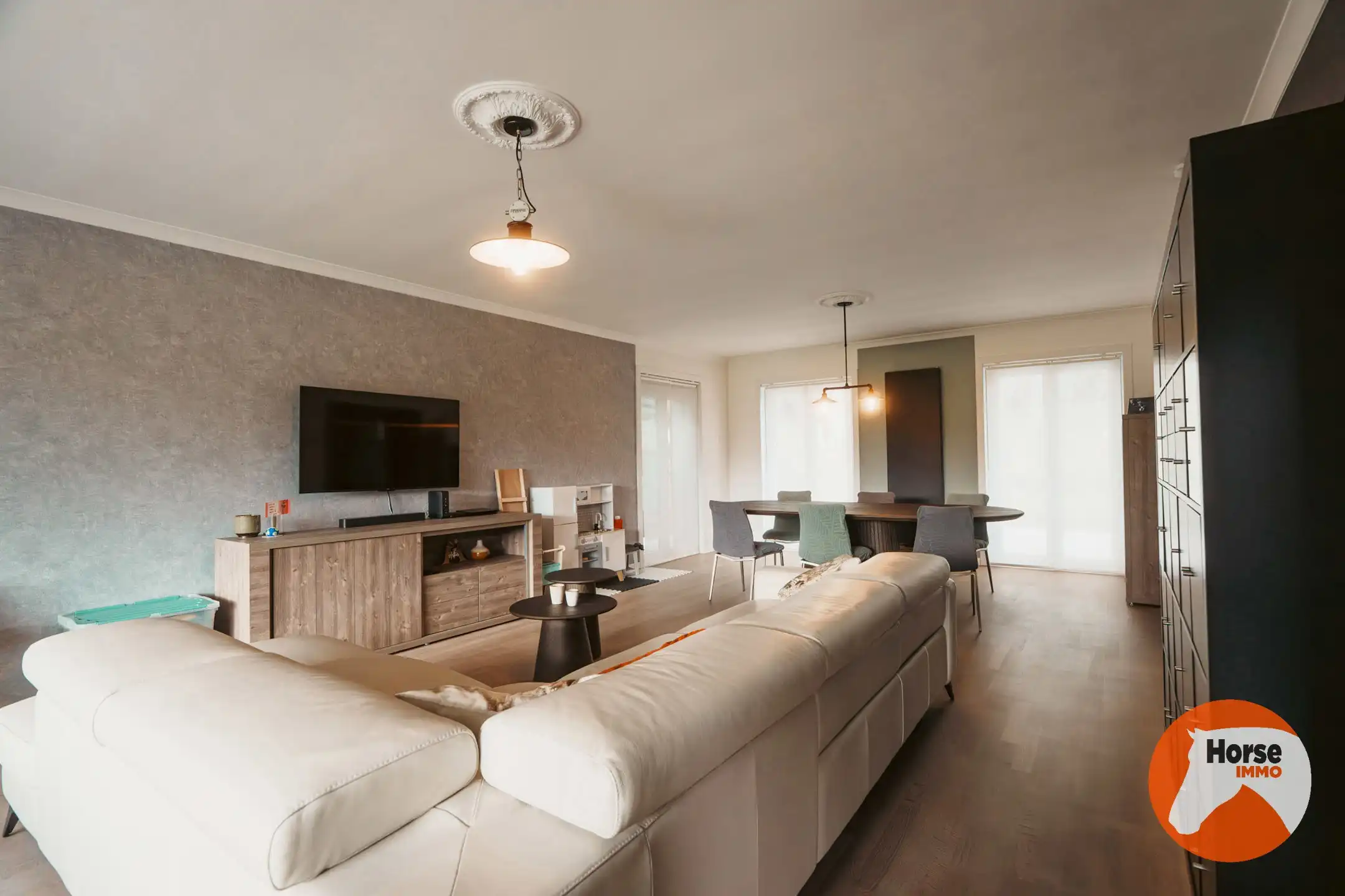VRASENE - Recent gerenoveerde woning met paardenstallen  foto 6