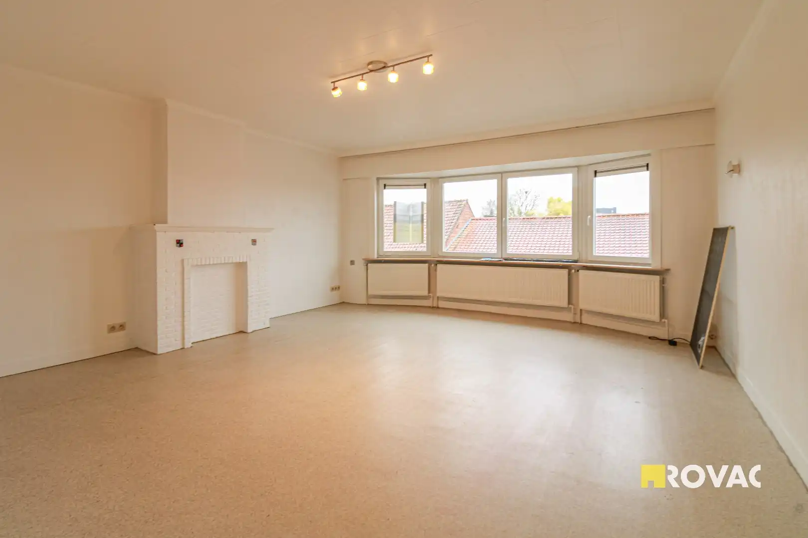 Éénslaapkamer appartement op de 2e verdieping met garage - gelegen op 500 meter van centrum!  foto 2