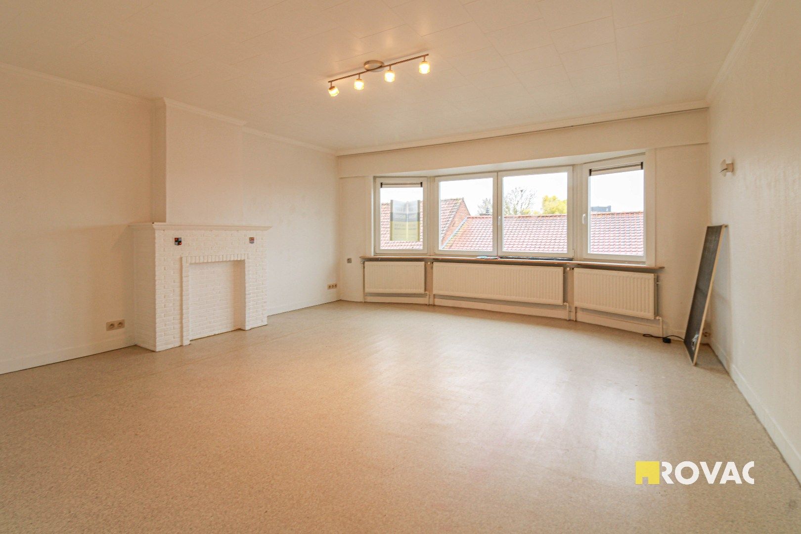 Éénslaapkamer appartement op de 2e verdieping met garage - gelegen op 500 meter van centrum!  foto 2