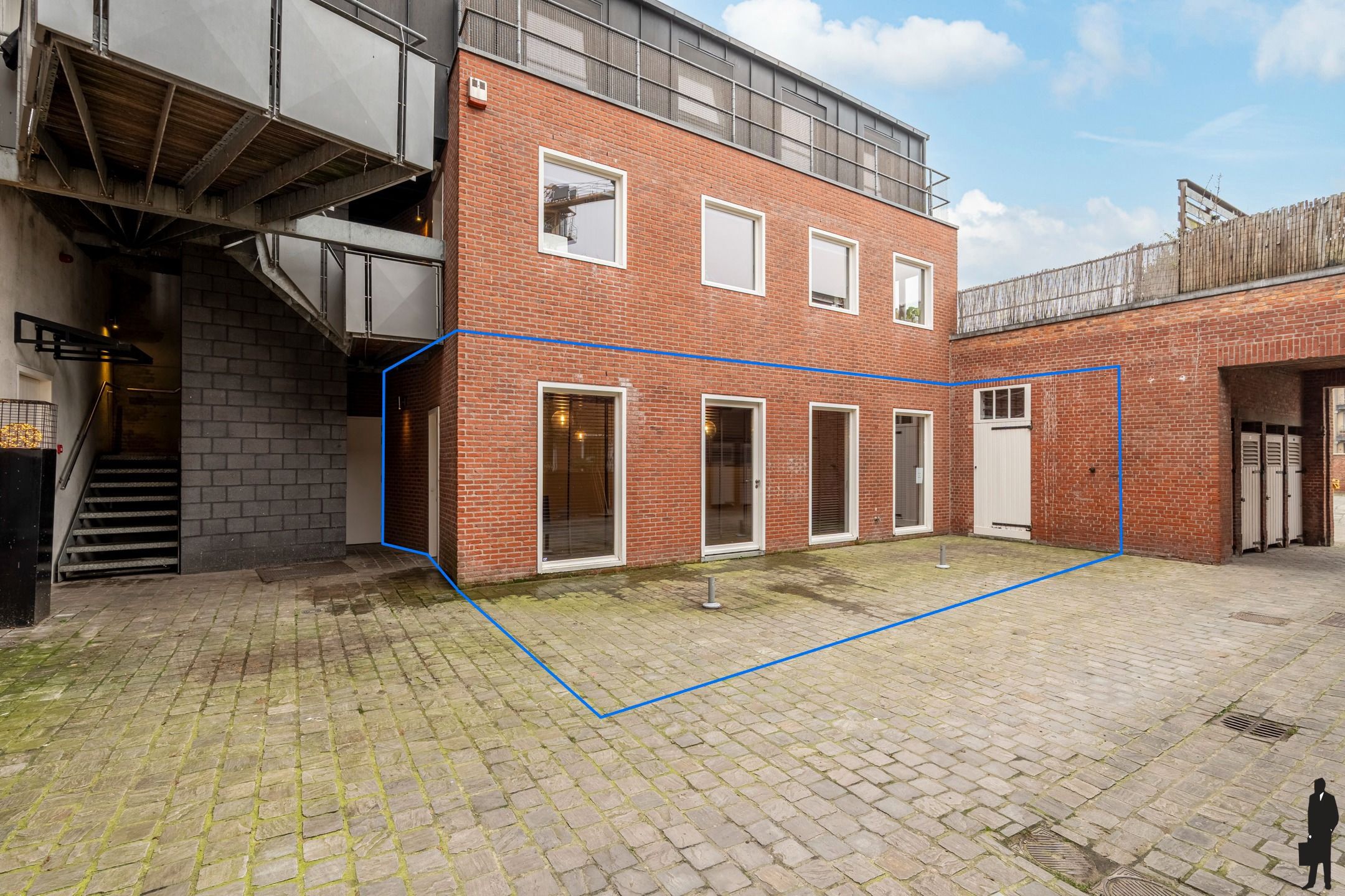 Kantoor/handelsruimte in het hartje van Hoogstraten foto 2