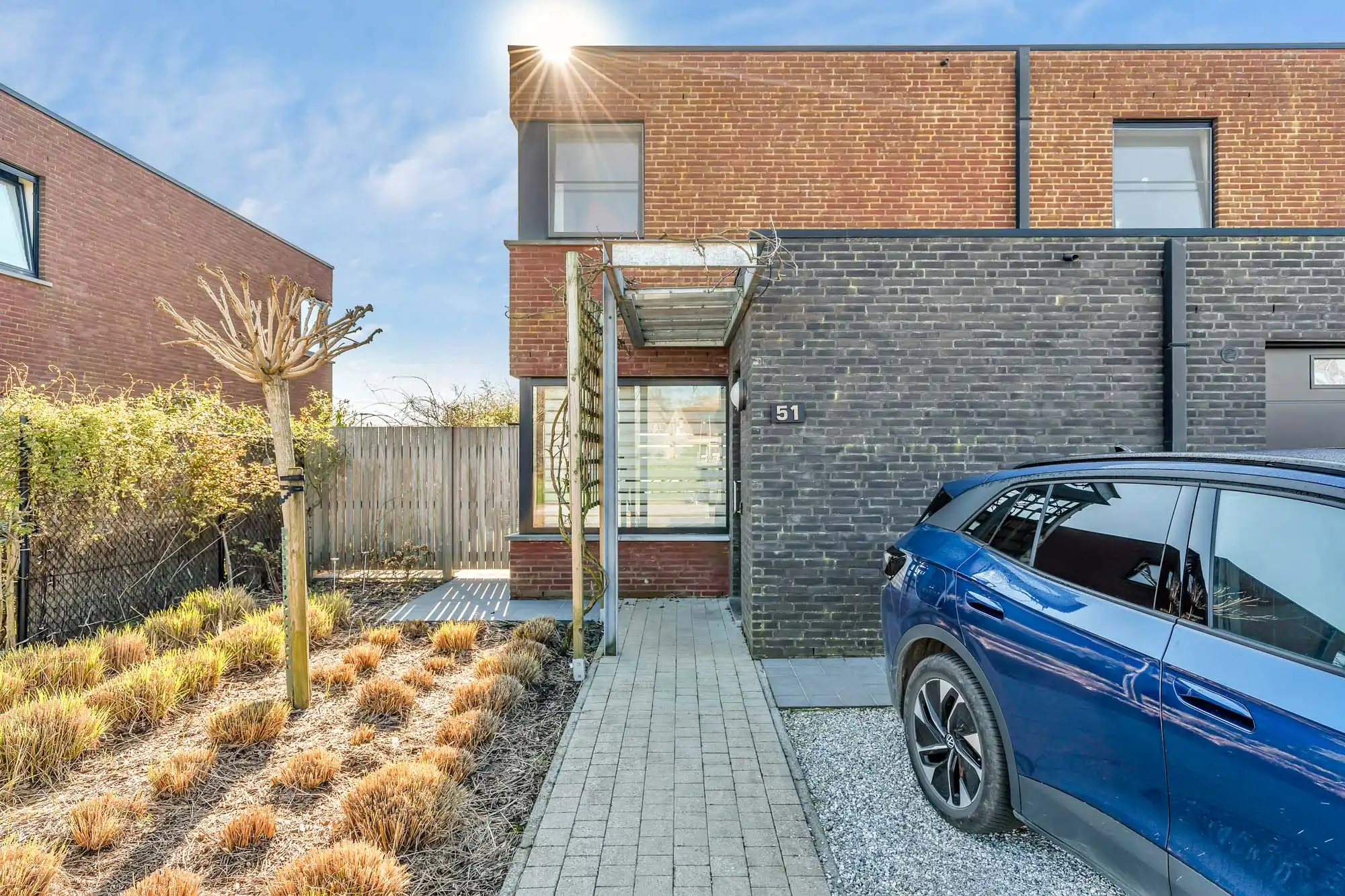 Moderne, instapklare en energiezuinige halfopen bebouwing foto 2