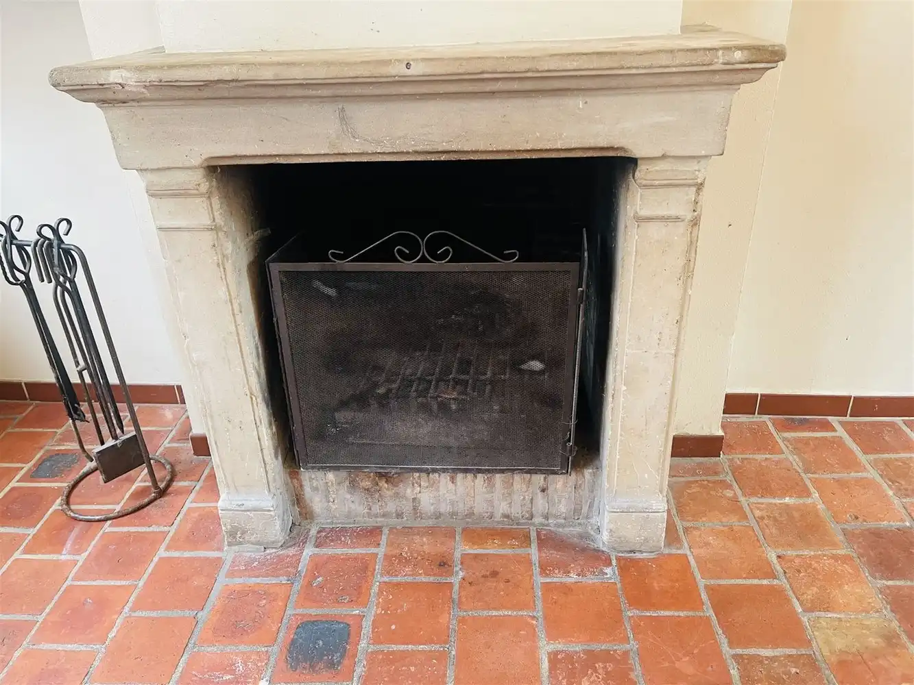 In één van de mooiste straten van Brugge centrum, vlakbij alle winkels CHARMANT ENERGIEZUINIG LICHTRIJK WOONHUIS met stadsTUINTJE, 3 SLAAPKAMERS, 2 BADKAMERS , Mogelijkheid om GARAGE bij te kopen foto 9