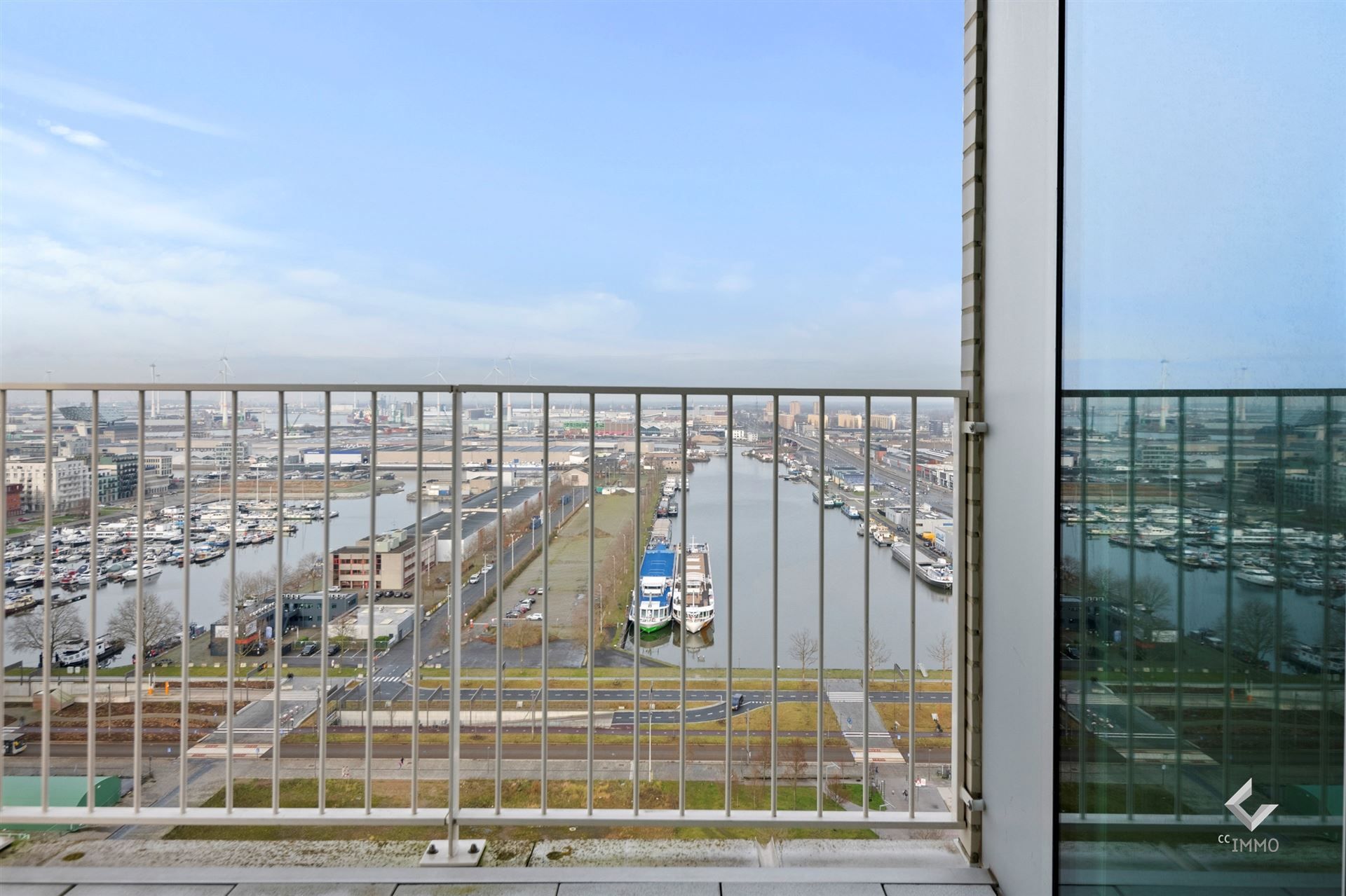 Luxueuze flat met terras - uniek uitzicht over Antwerpen! foto 2