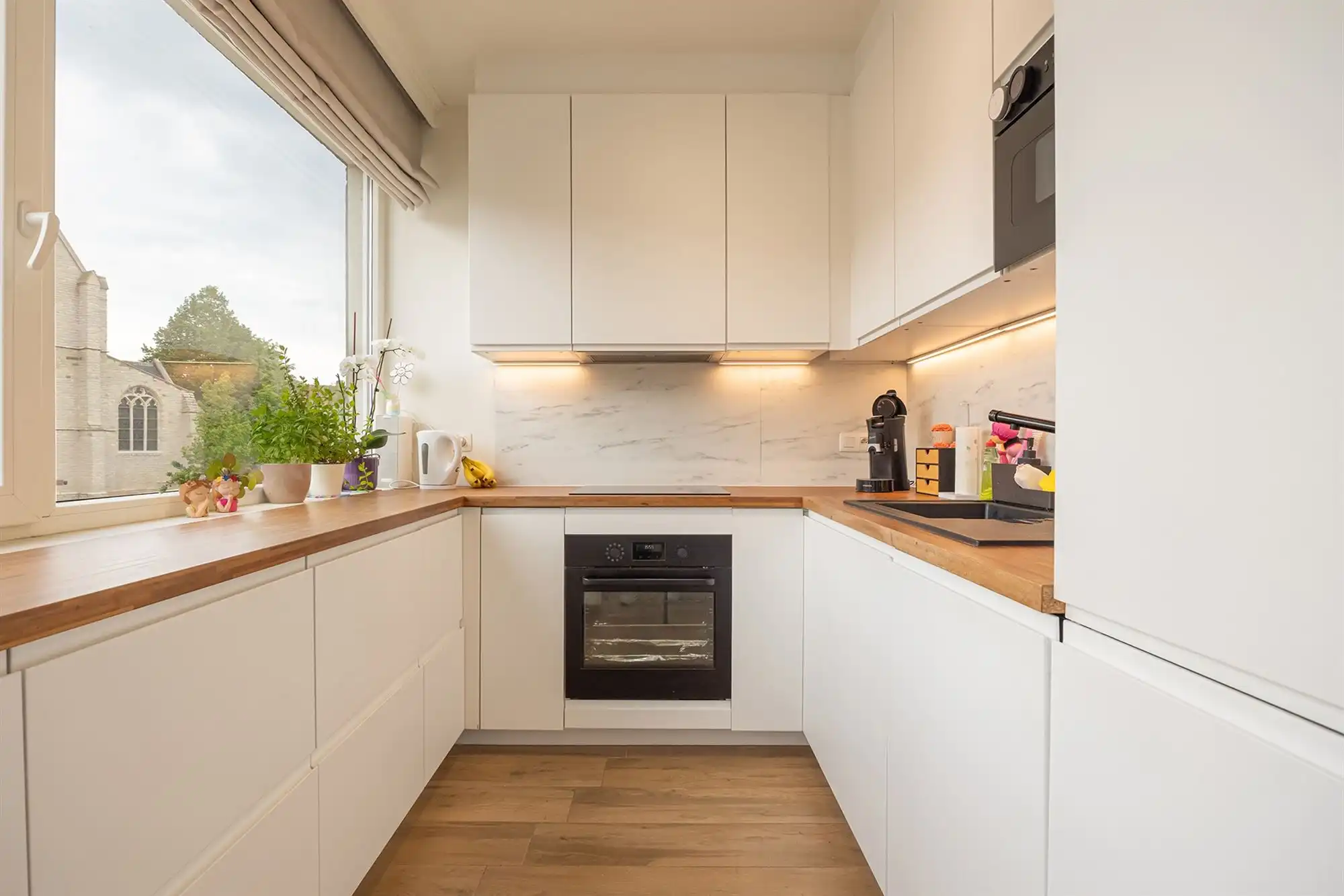 Instapklaar appartement in centrum Kruibeke foto 4