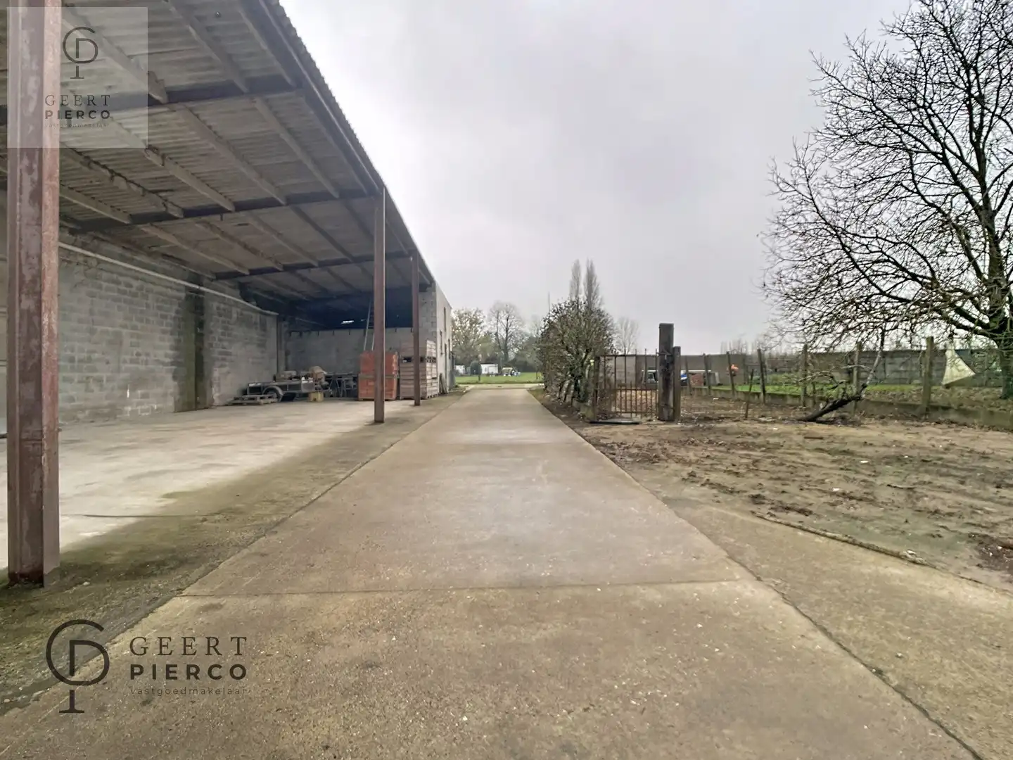 Karaktervolle hoeve met loods op een perceel van 16a76ca. foto 40