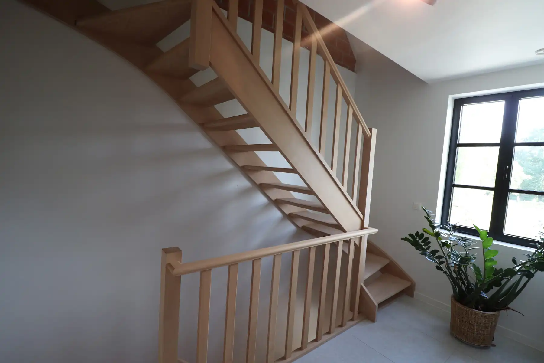 Charmante BEN-woning met 3 slaapkamers, zolder, terras met tuin en ondergrondse parking. foto 9