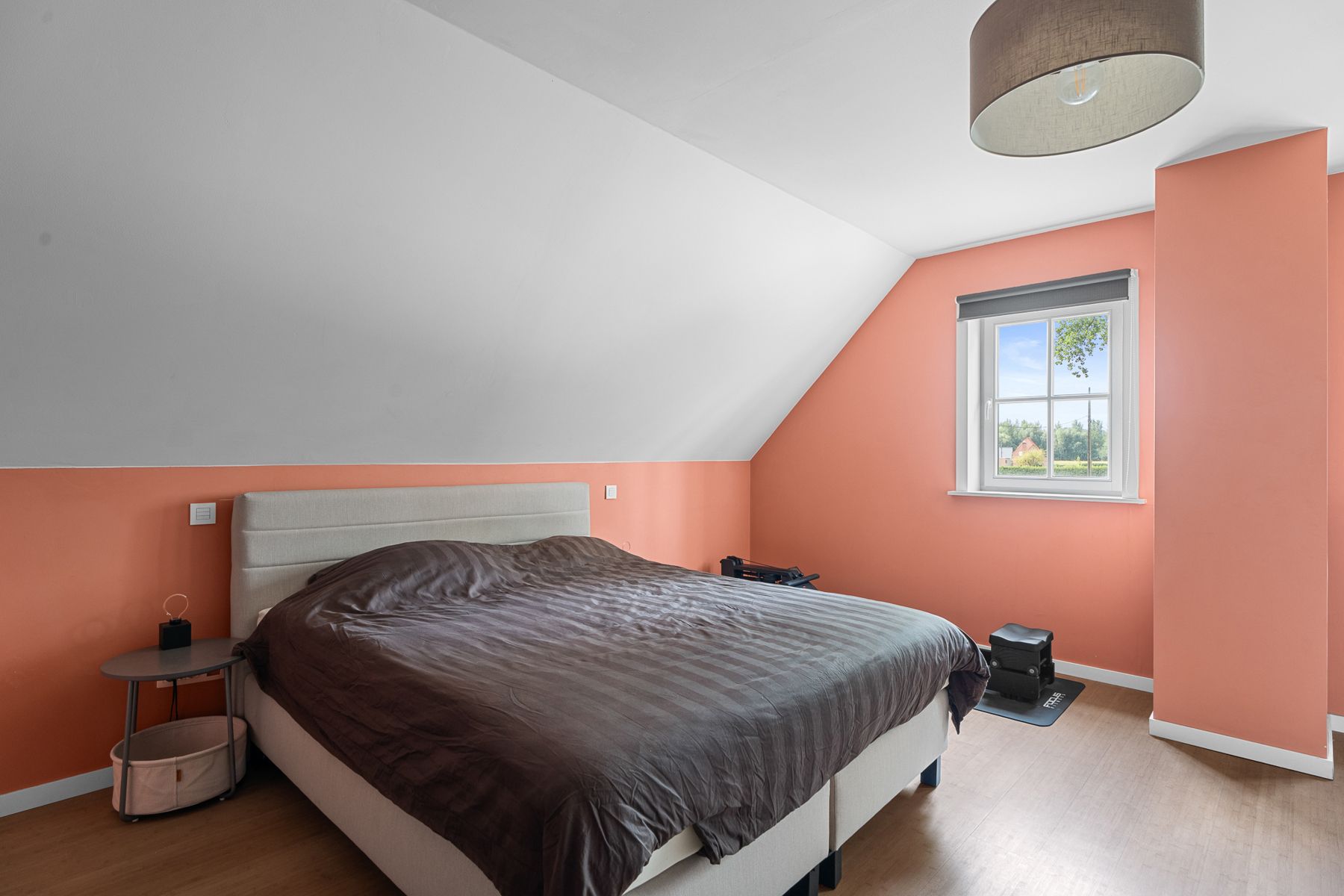 Exclusieve woning met klasse, ruimte en zicht op groen foto 17