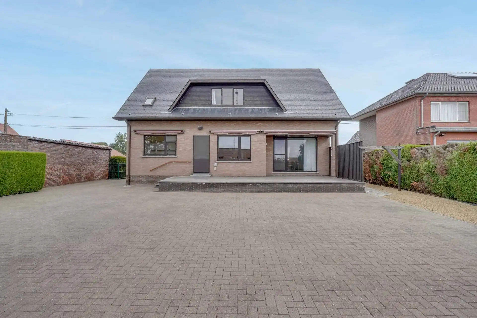 Vrijstaande woning met 4 slaapkamers en magazijn foto 22