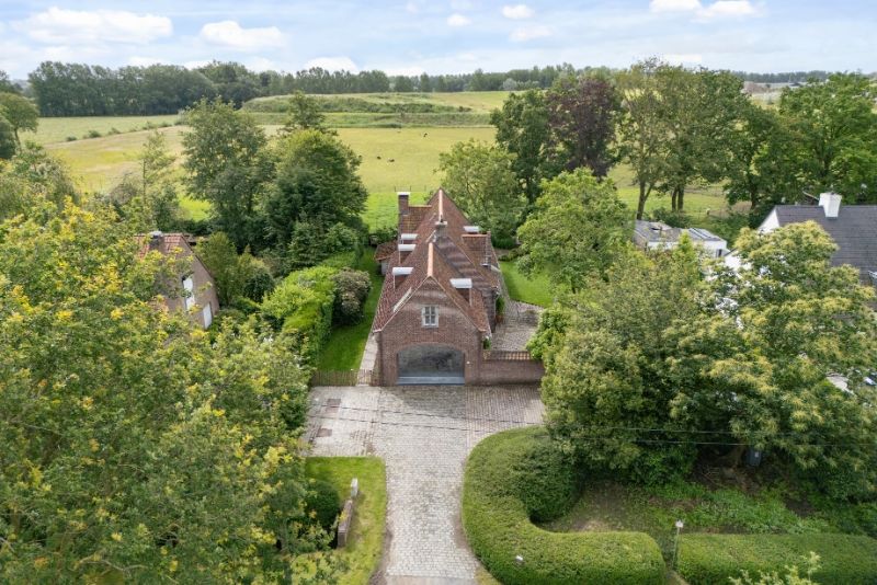 Fenomenale, totaal gerenoveerde villa met prachtig zicht op weilanden! foto 6