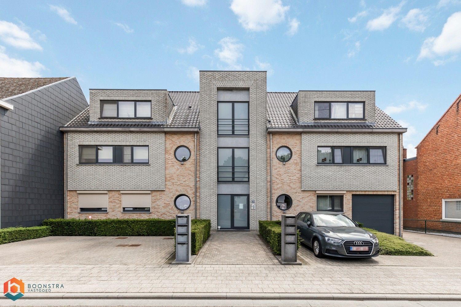 Instapklaar app. met ruim terras en 2 parkings foto 2