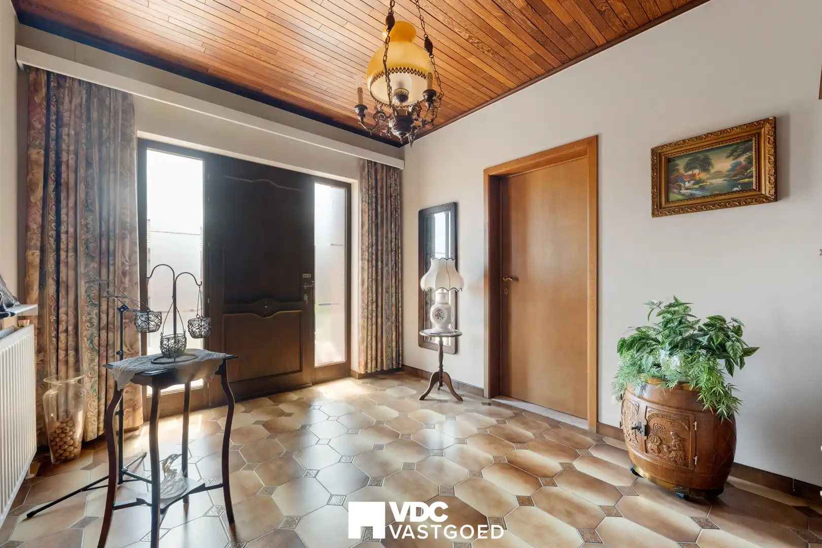 Ruime gelijkvloerse woning op een perceel van bijna 10 are foto 9